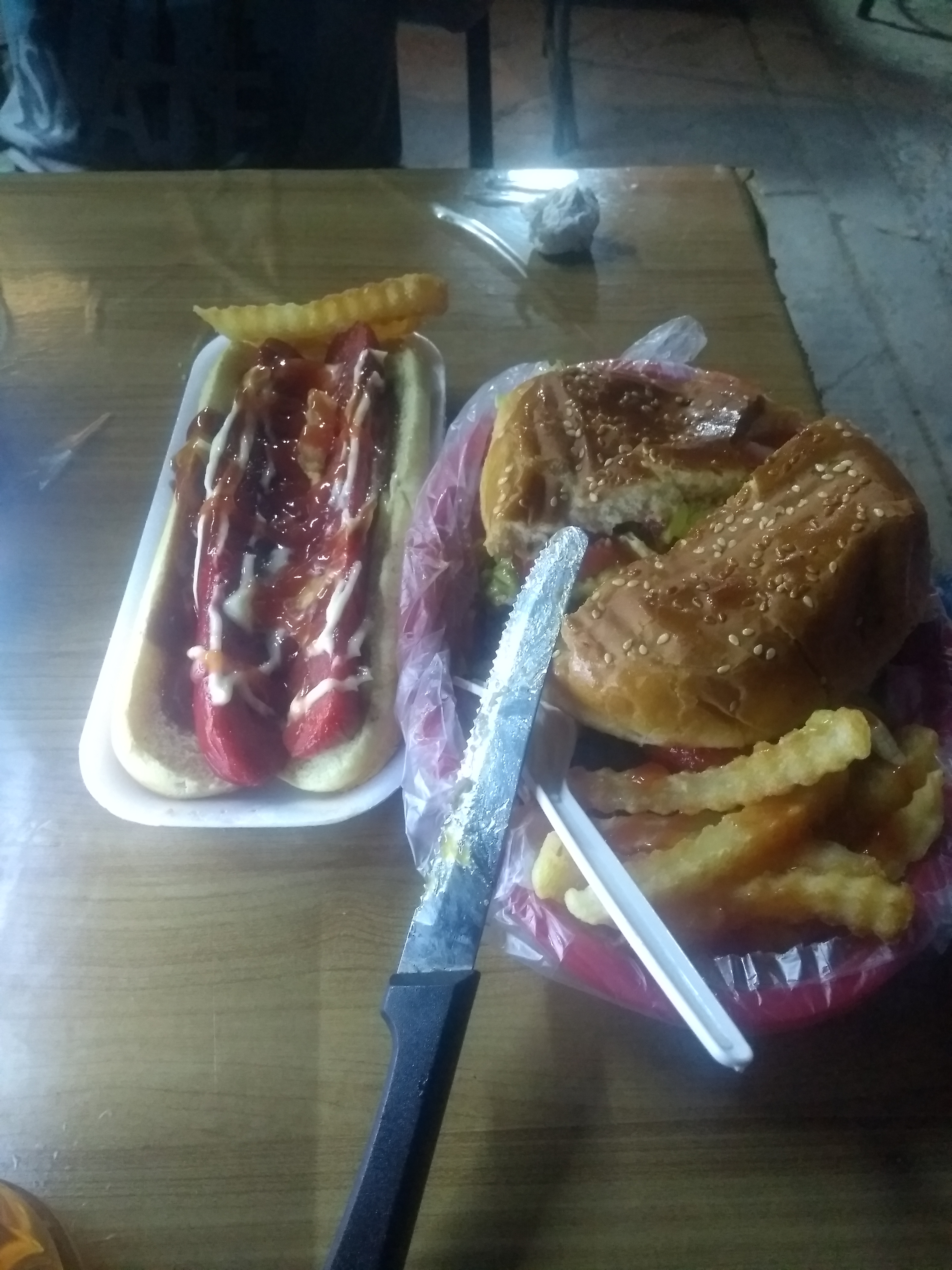 Hot-dog y hamburguesas R.O.C.A image 2