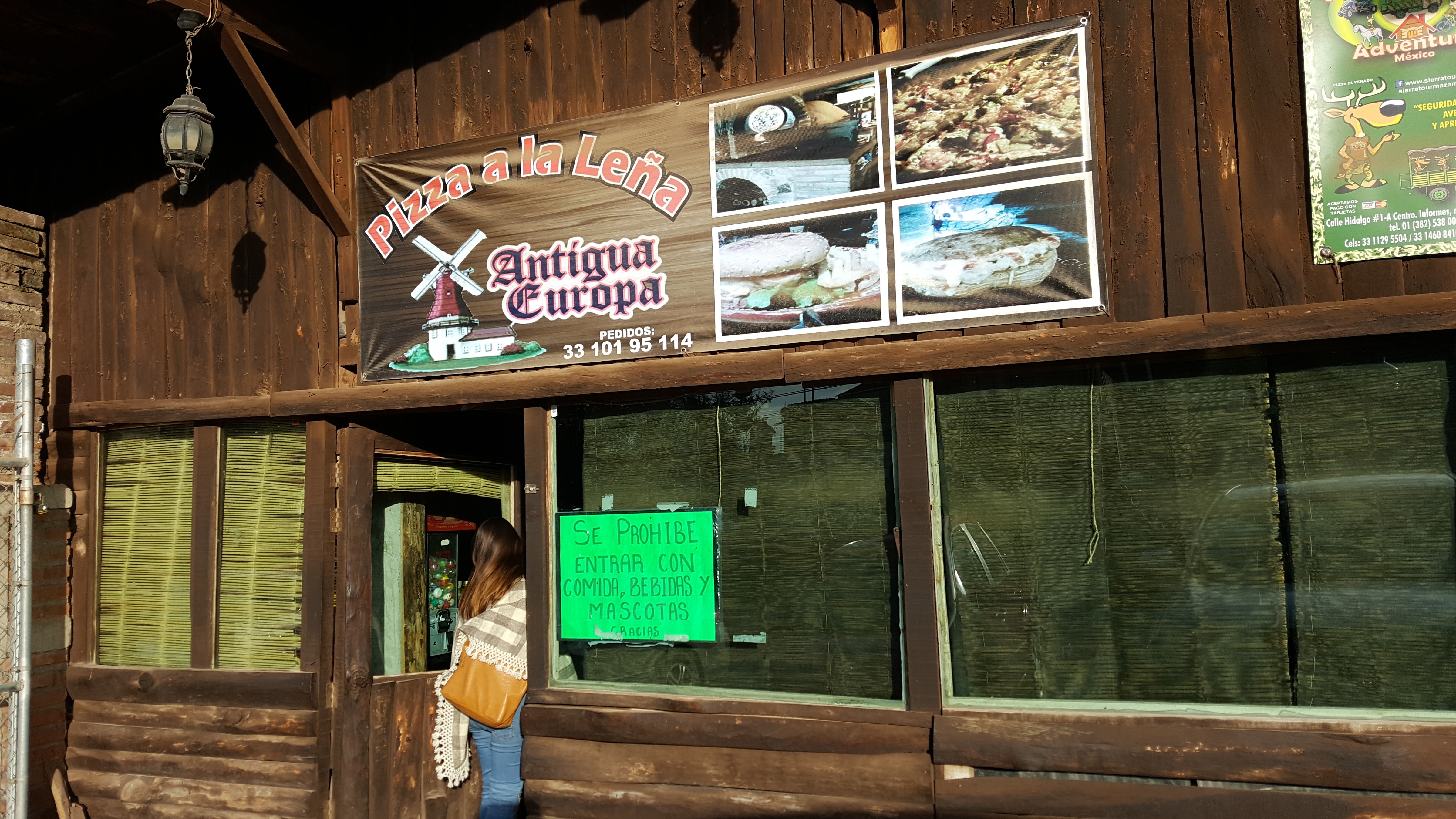 Pizza a la leña, Antigua Europa image 1