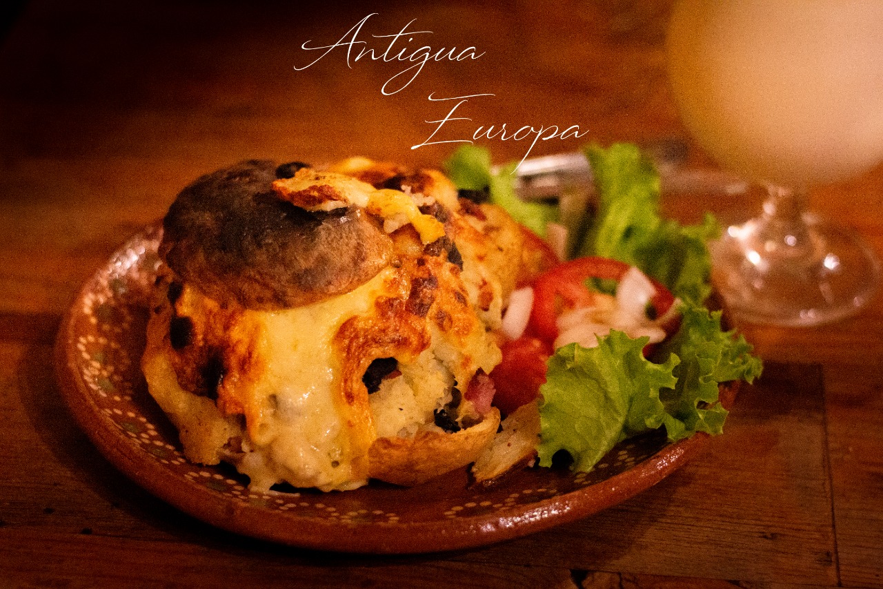 Pizza a la leña, Antigua Europa image 2