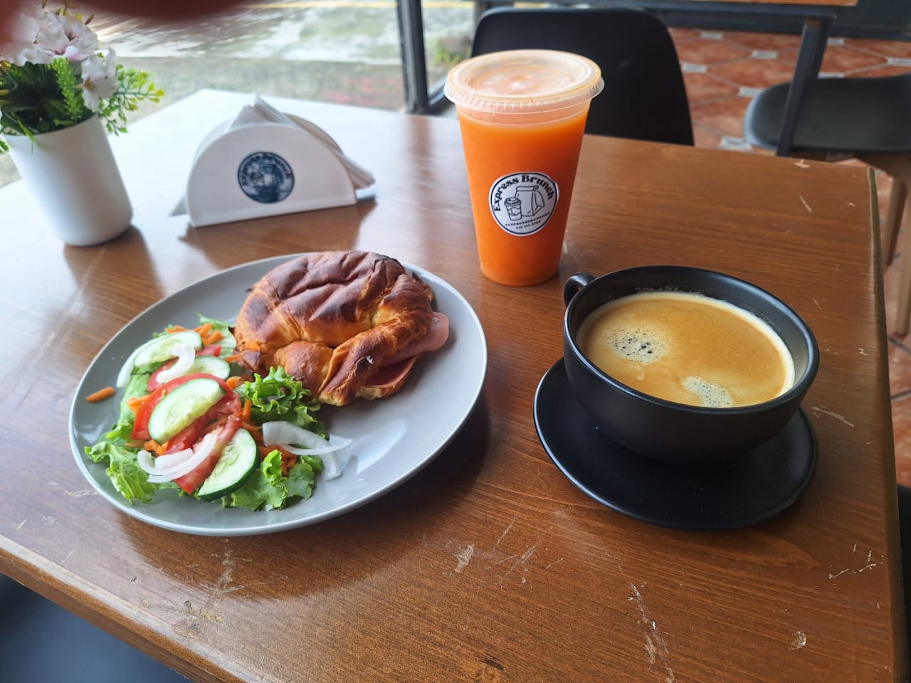 Express Brunch image 2