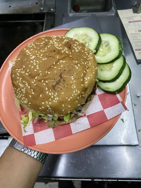 Six burger image 3