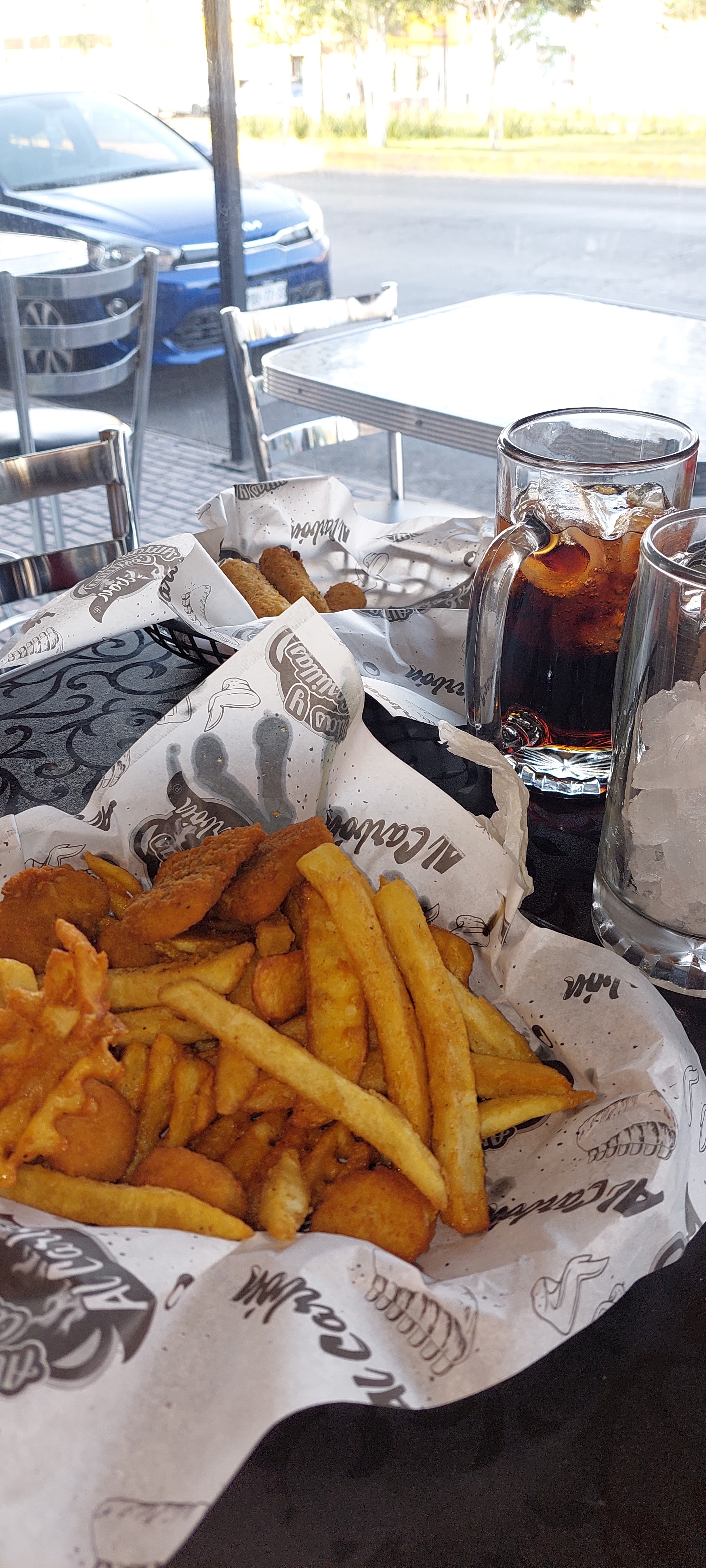 Alitas y costillas al carbón image 2