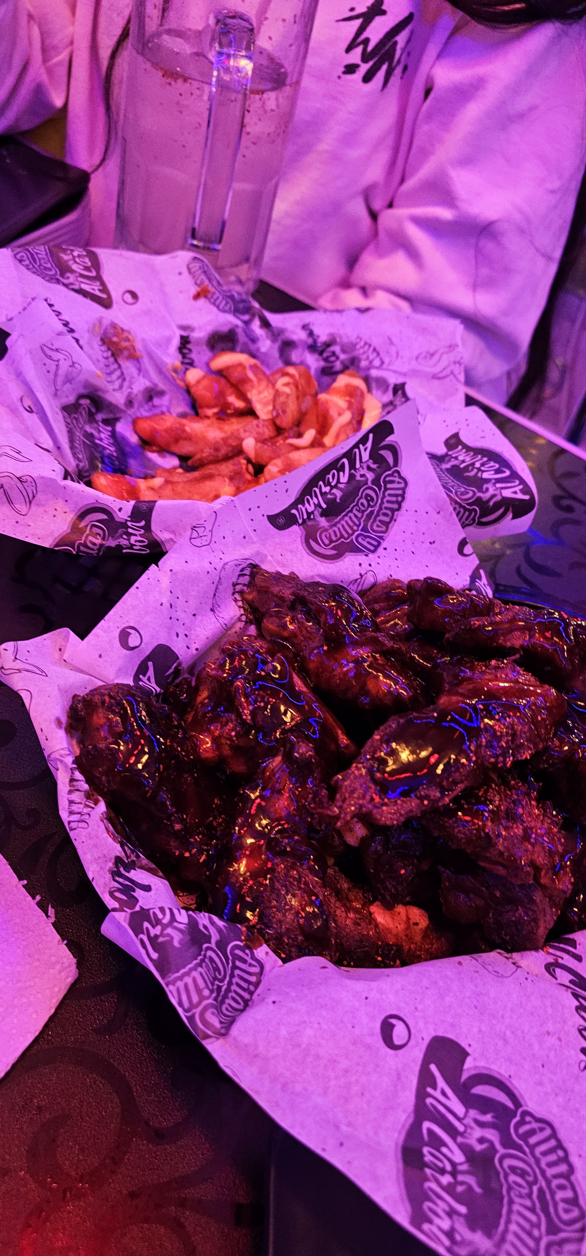 Alitas y costillas al carbón image 6