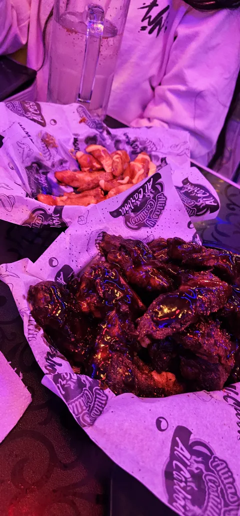 Alitas y costillas al carbón image 6