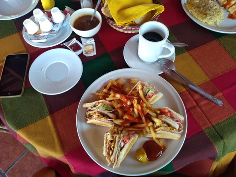 Fonda Dona Lola image 2