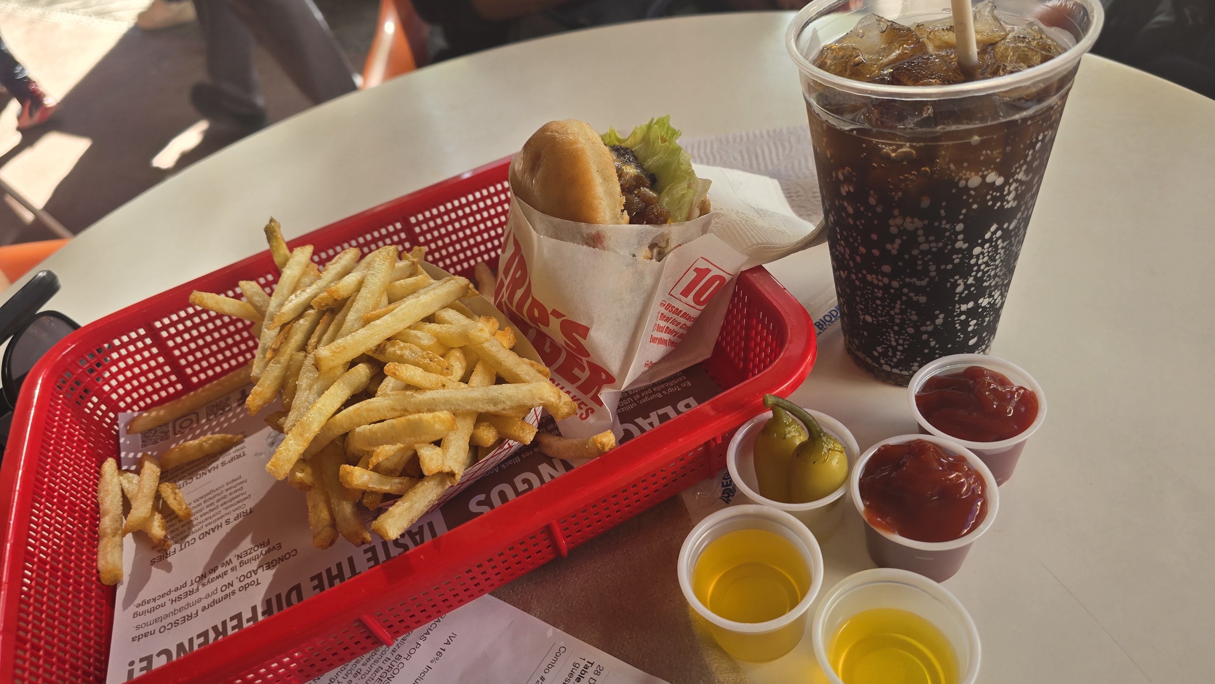 Trip's Burger Ajijic image 6