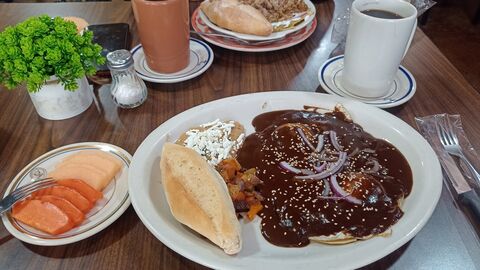 Gorditas "La GÜERA" image 6