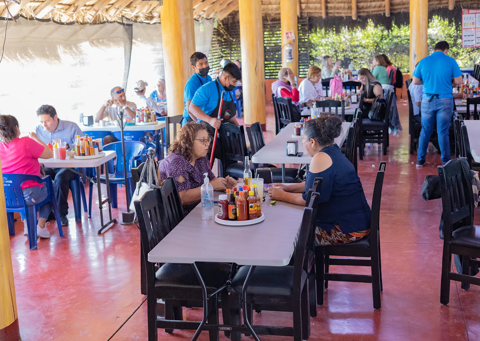 Mariscos El Toro Güero San Bernabé image 1