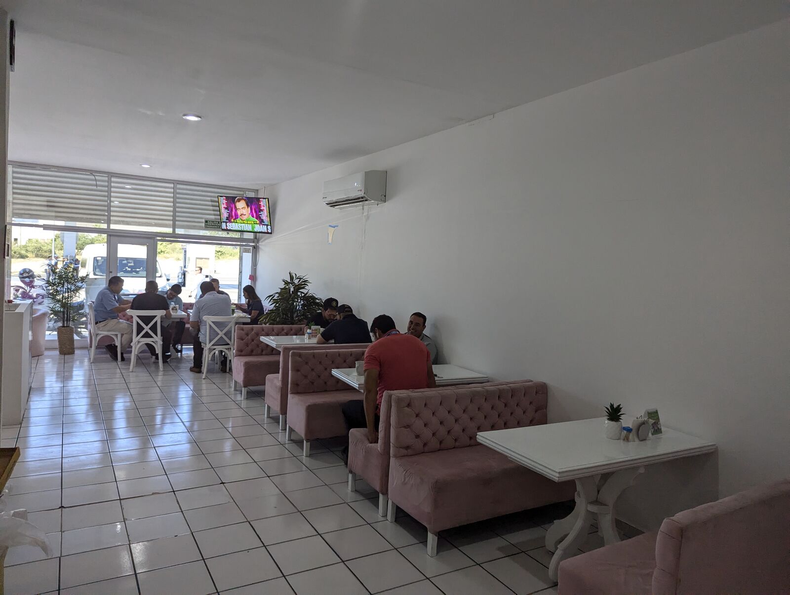 Fruti Jugos image 1