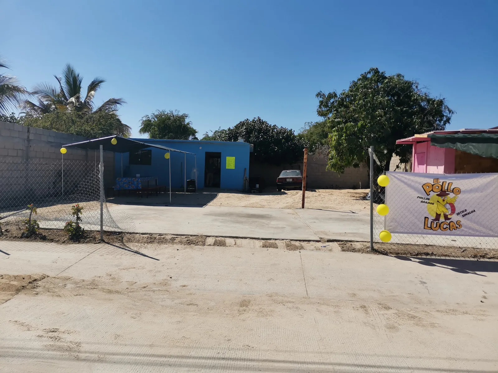 El Pollo lucas, pollos asados al carbón image 3