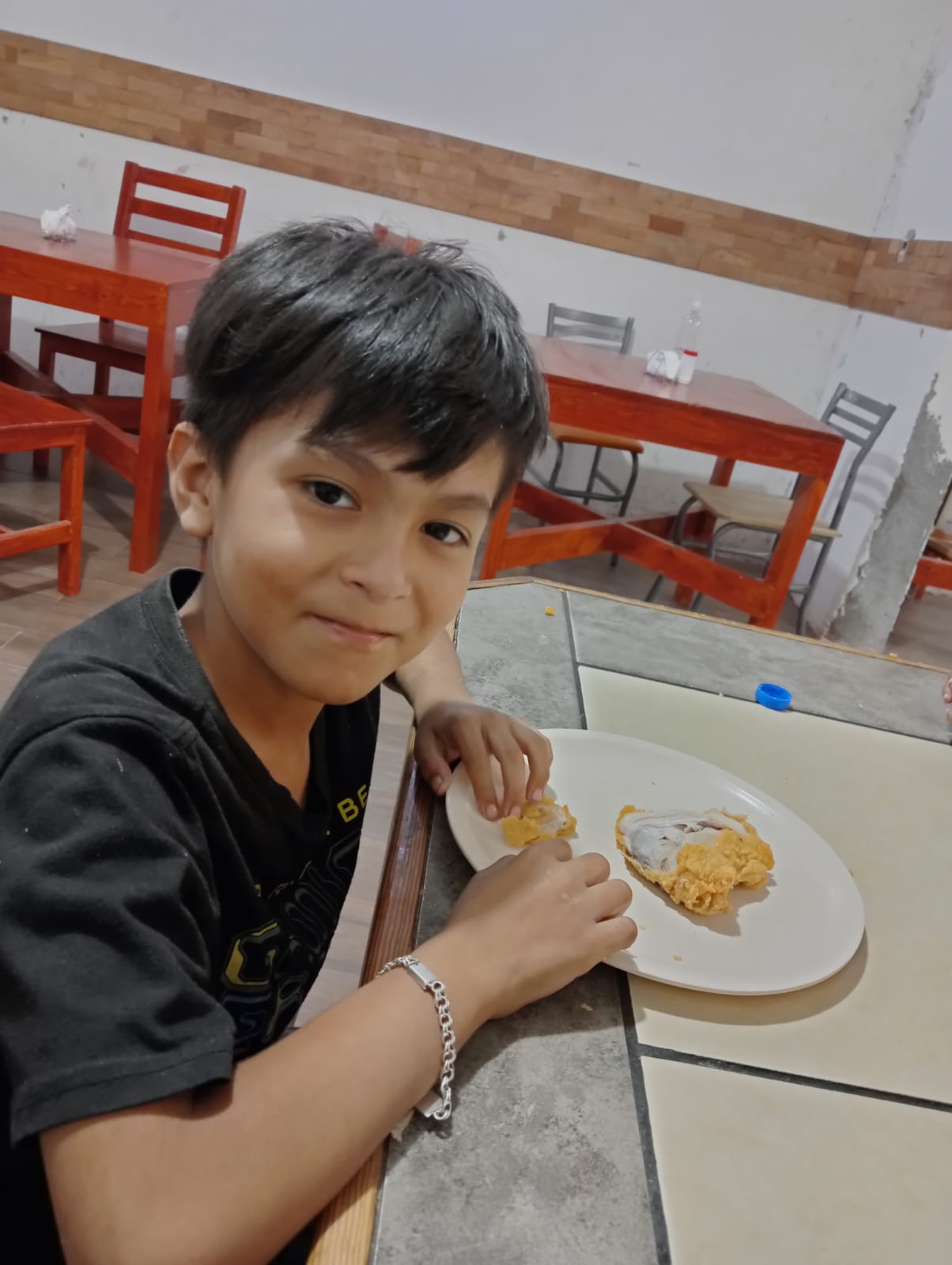 Pollo frito "Los cuates" Miguel Rincón Alemán image 3