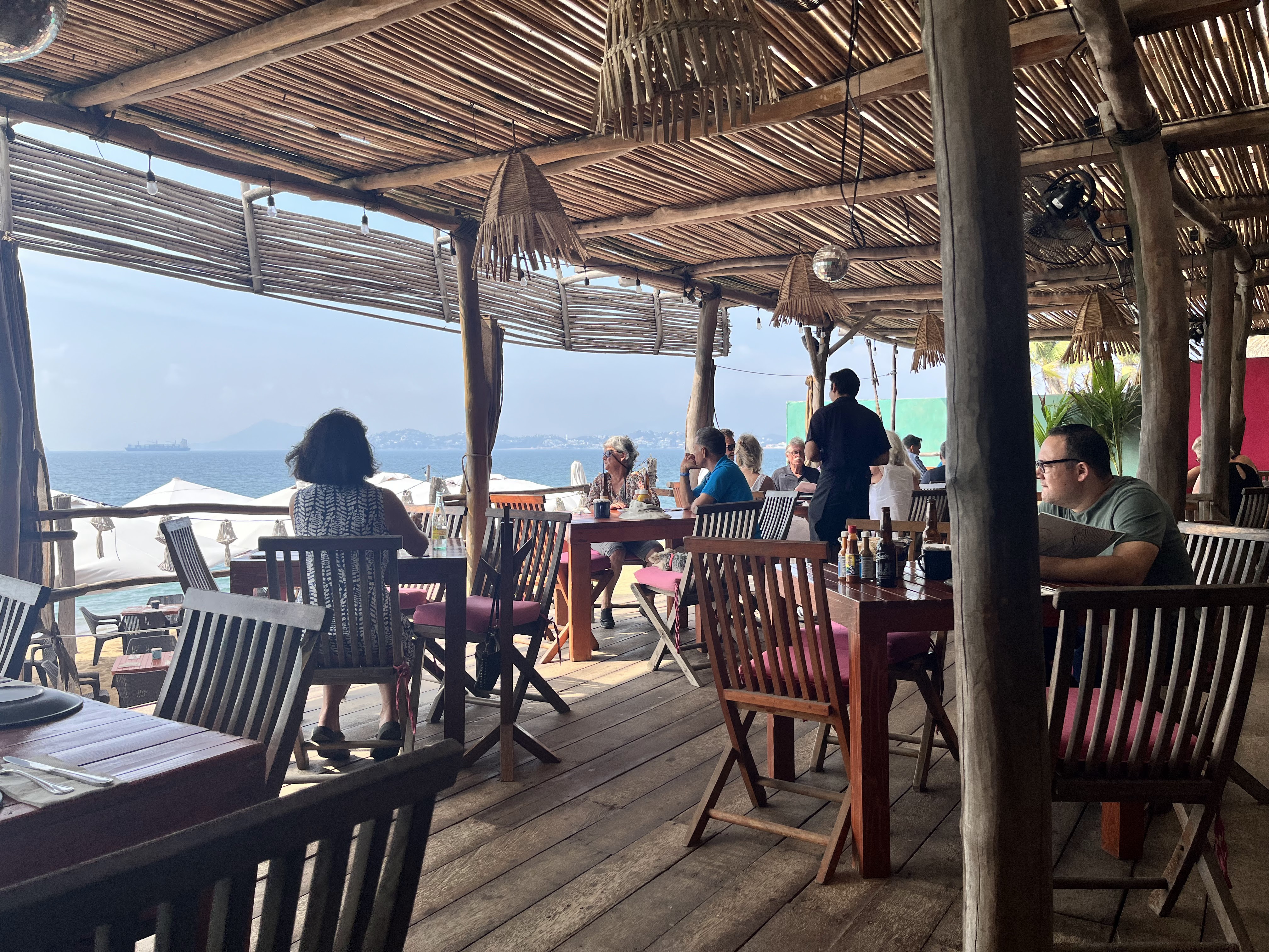 Pata Salada Beach Bar image 5