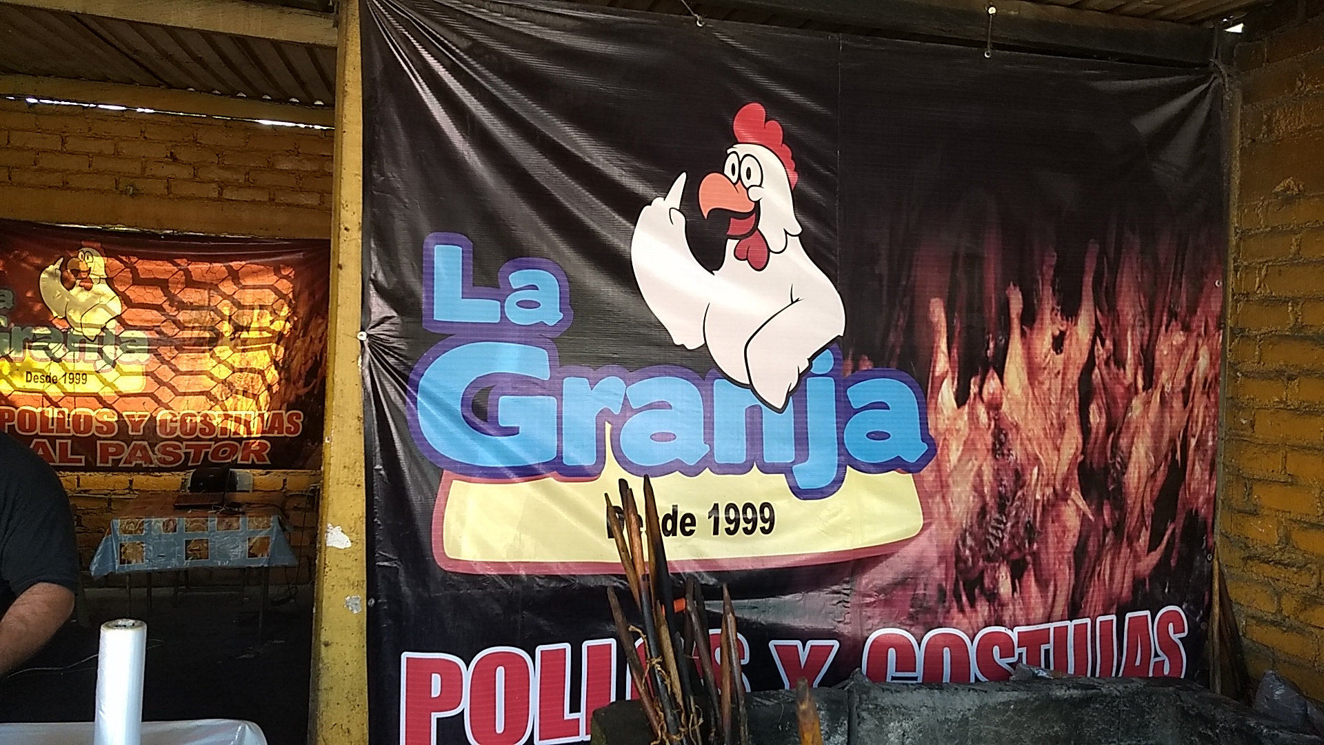 Pollos Y Costillas Al Pastor La Granja .. El Colomo image 2