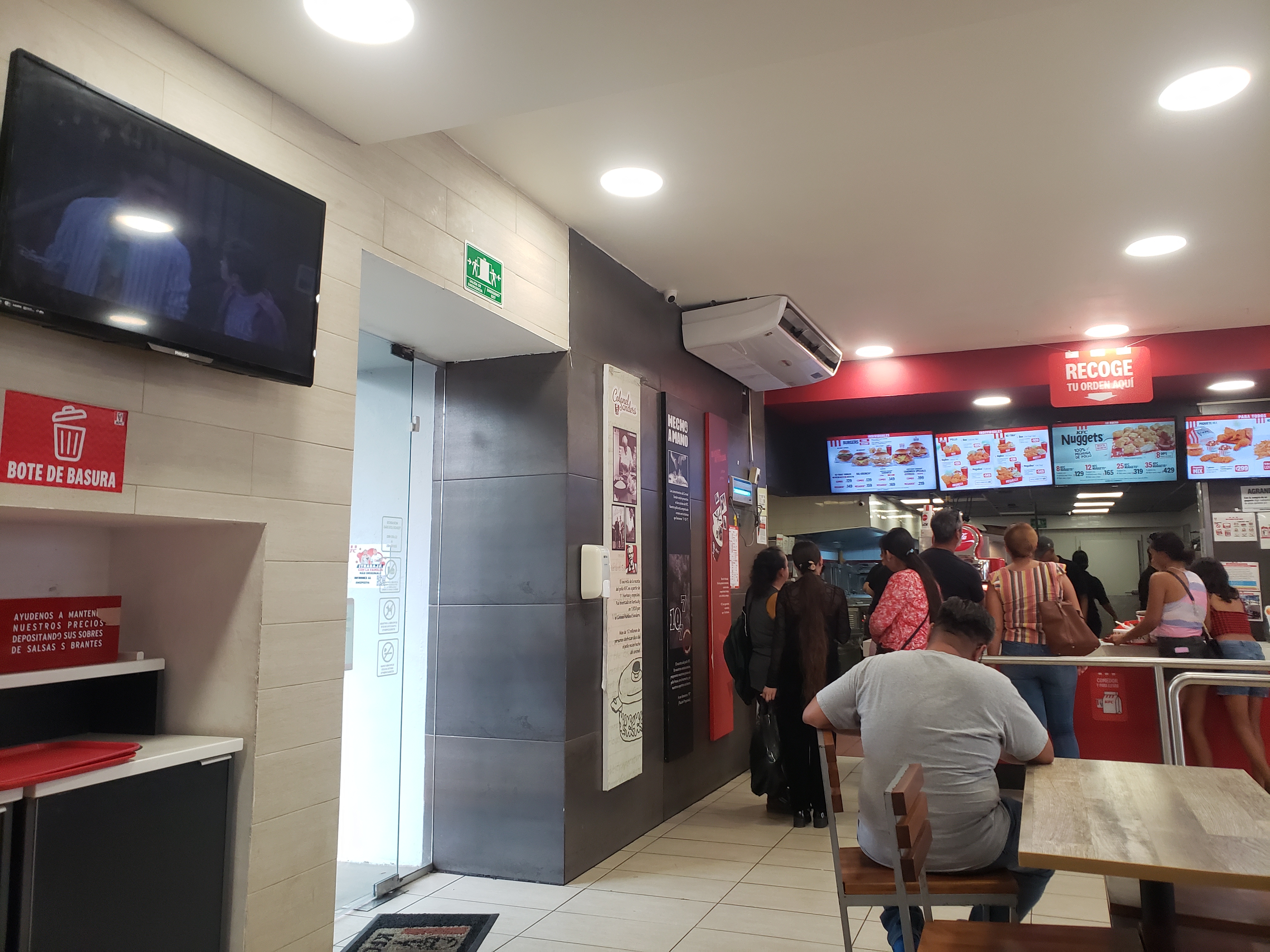 Pollos Y Costillas Al Pastor La Granja .. El Colomo image 10