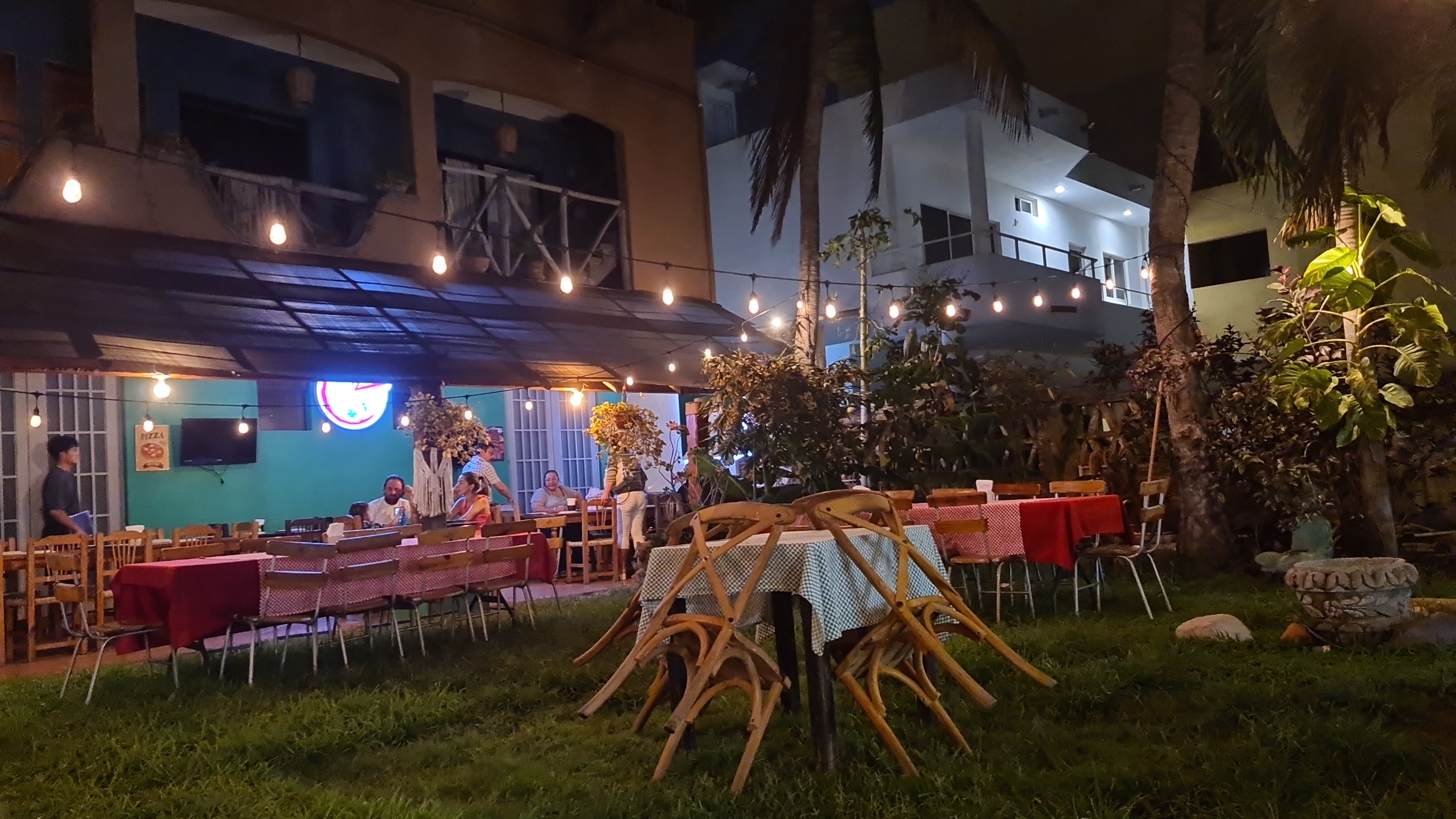 Salvatore pizzería napolitana rebelde image 5