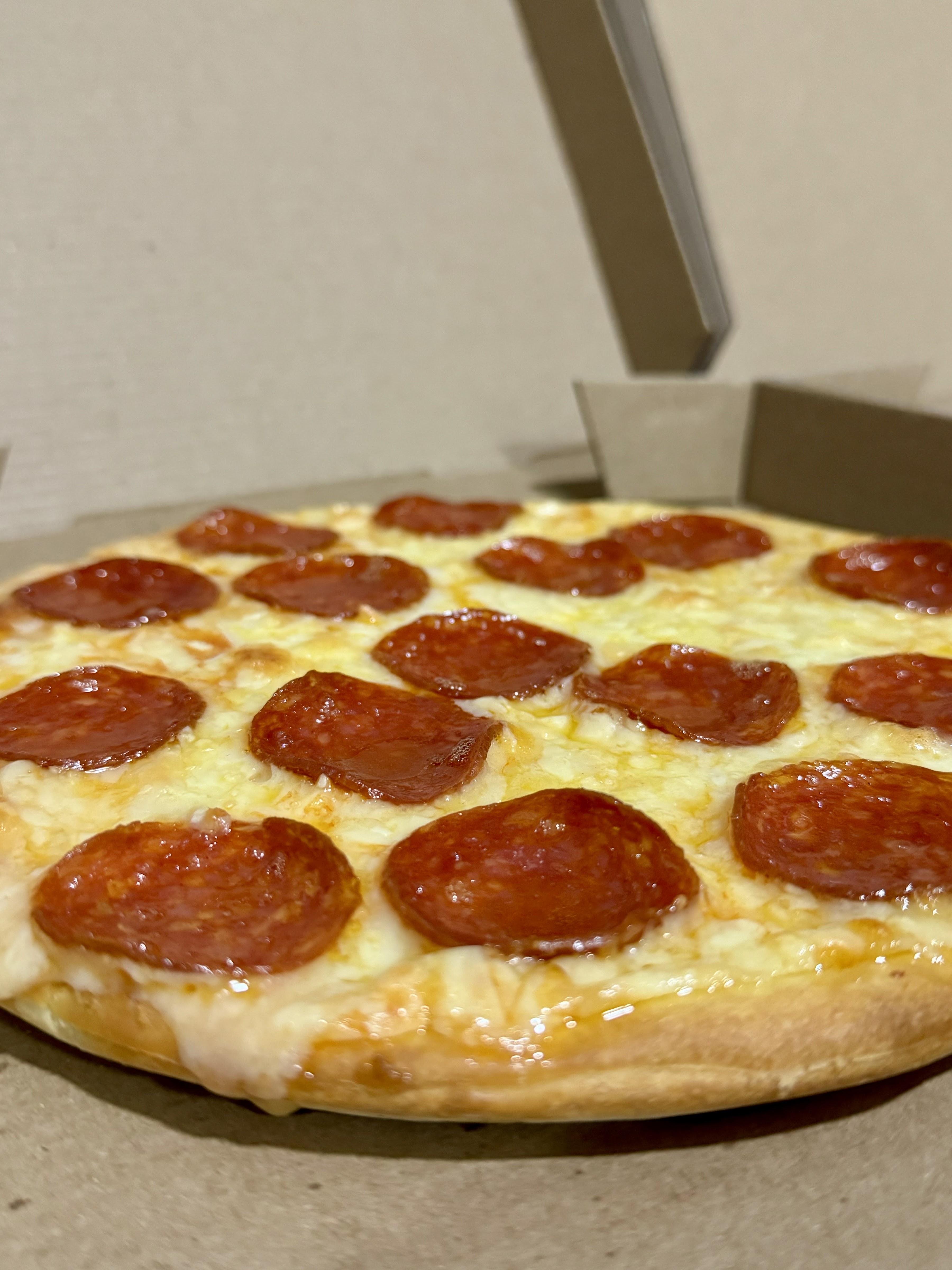 Henries Pizza image 2