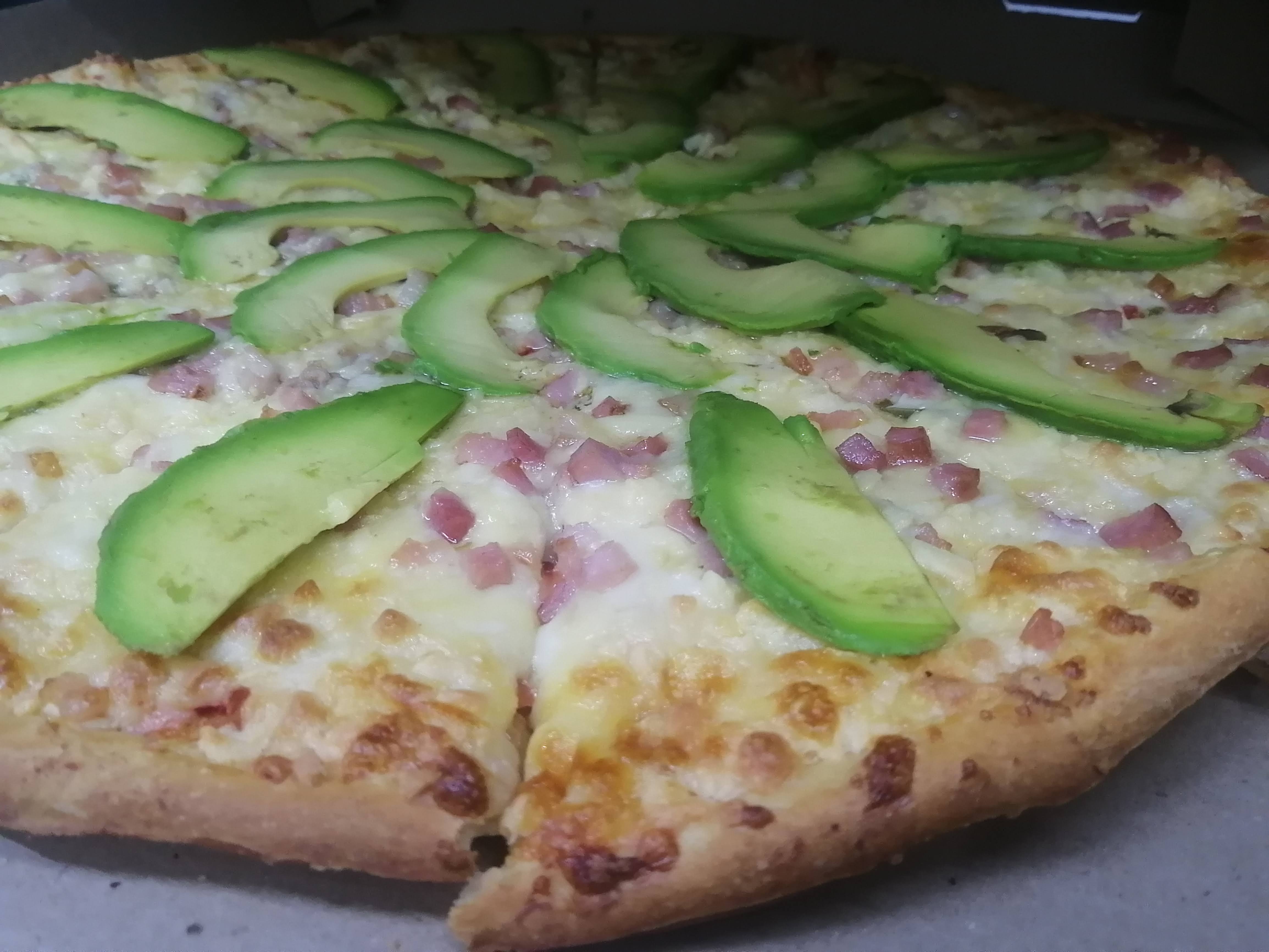 Henries Pizza image 4