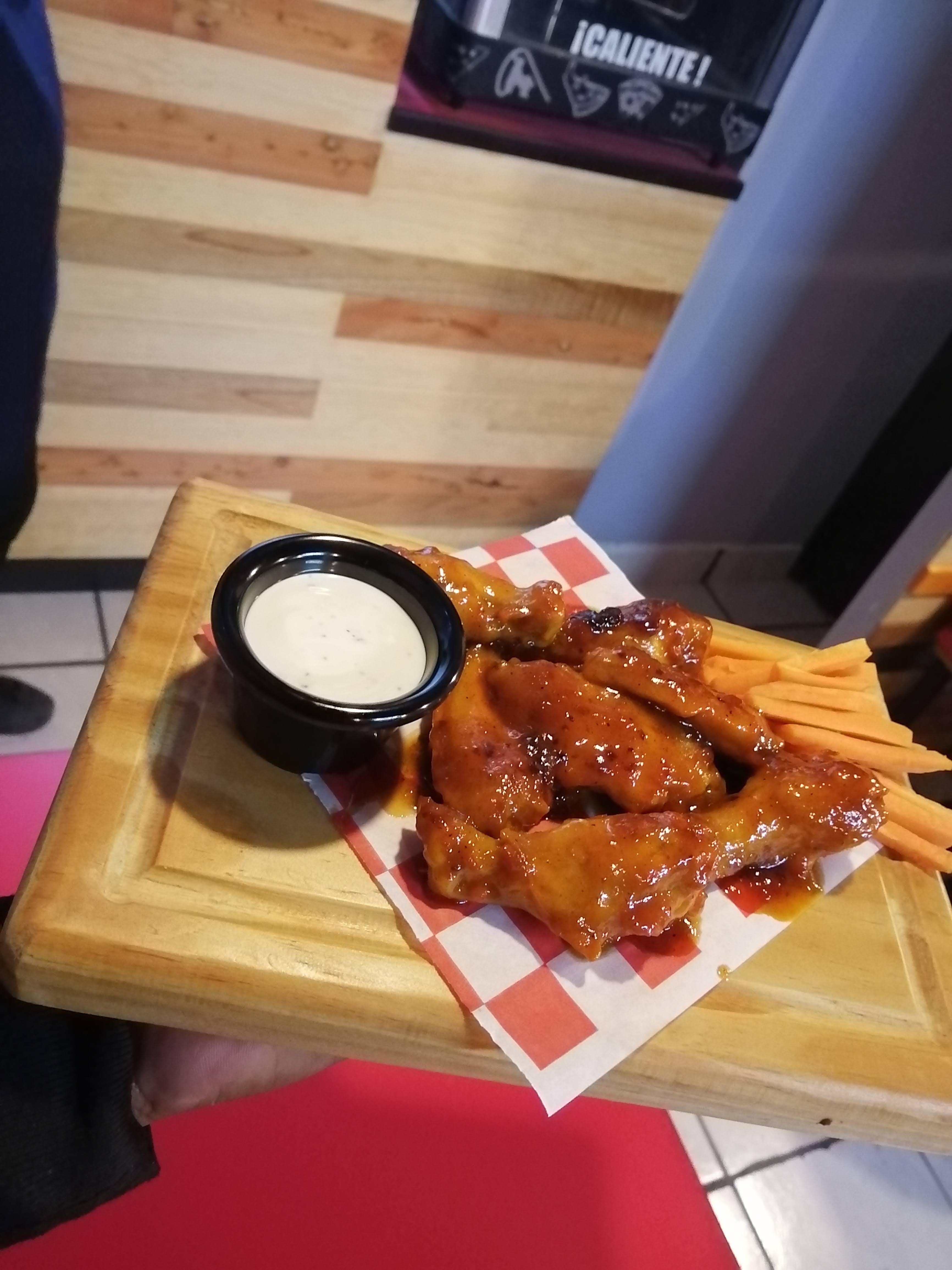 Henries Pizza image 9