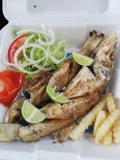 Cócteles y Mariscos Marín image 1