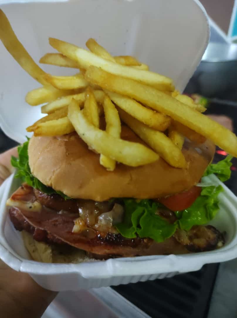 Moralillo Burger House image 7