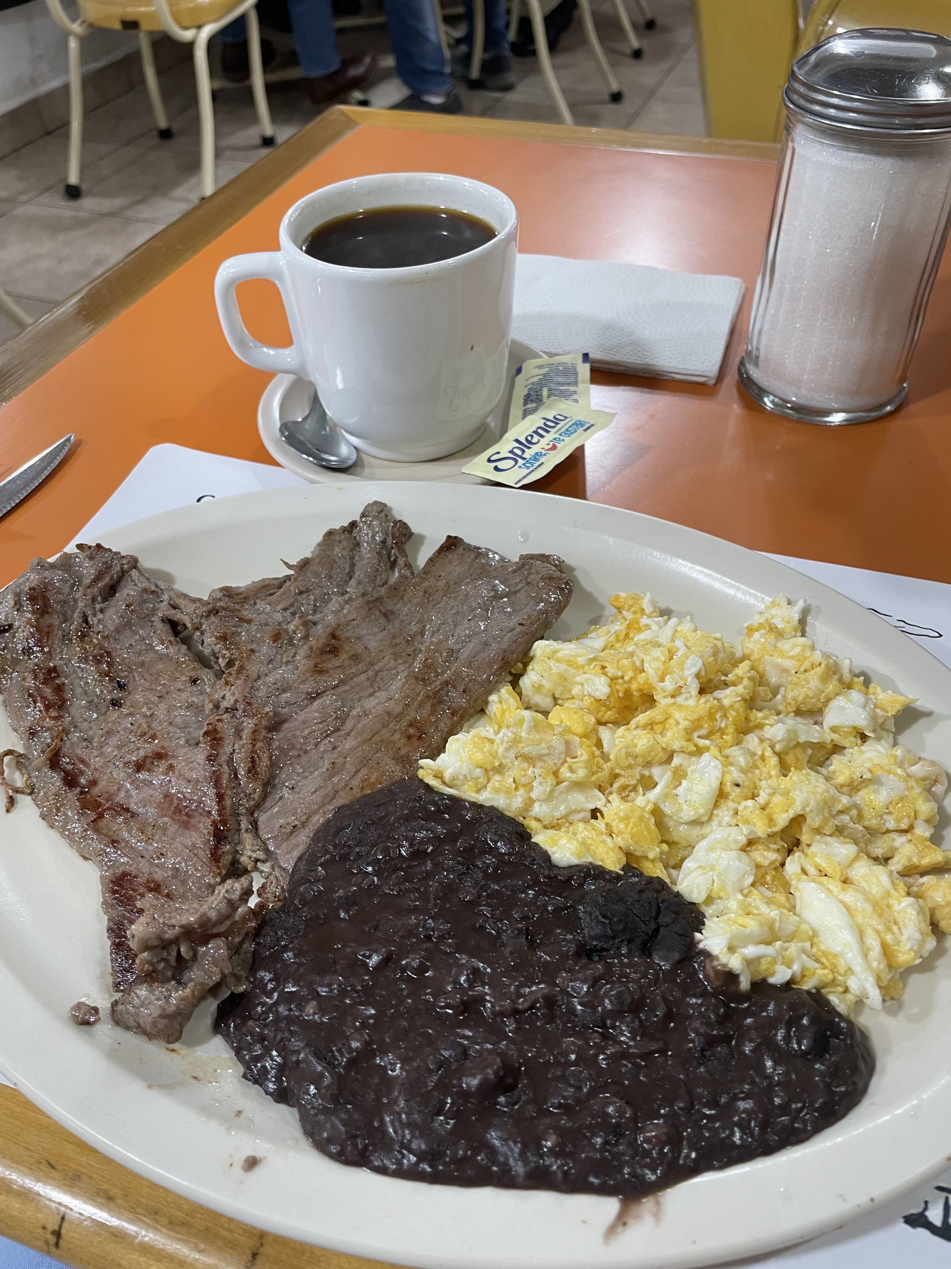 Cafetería y Restaurante Flamingo image 8