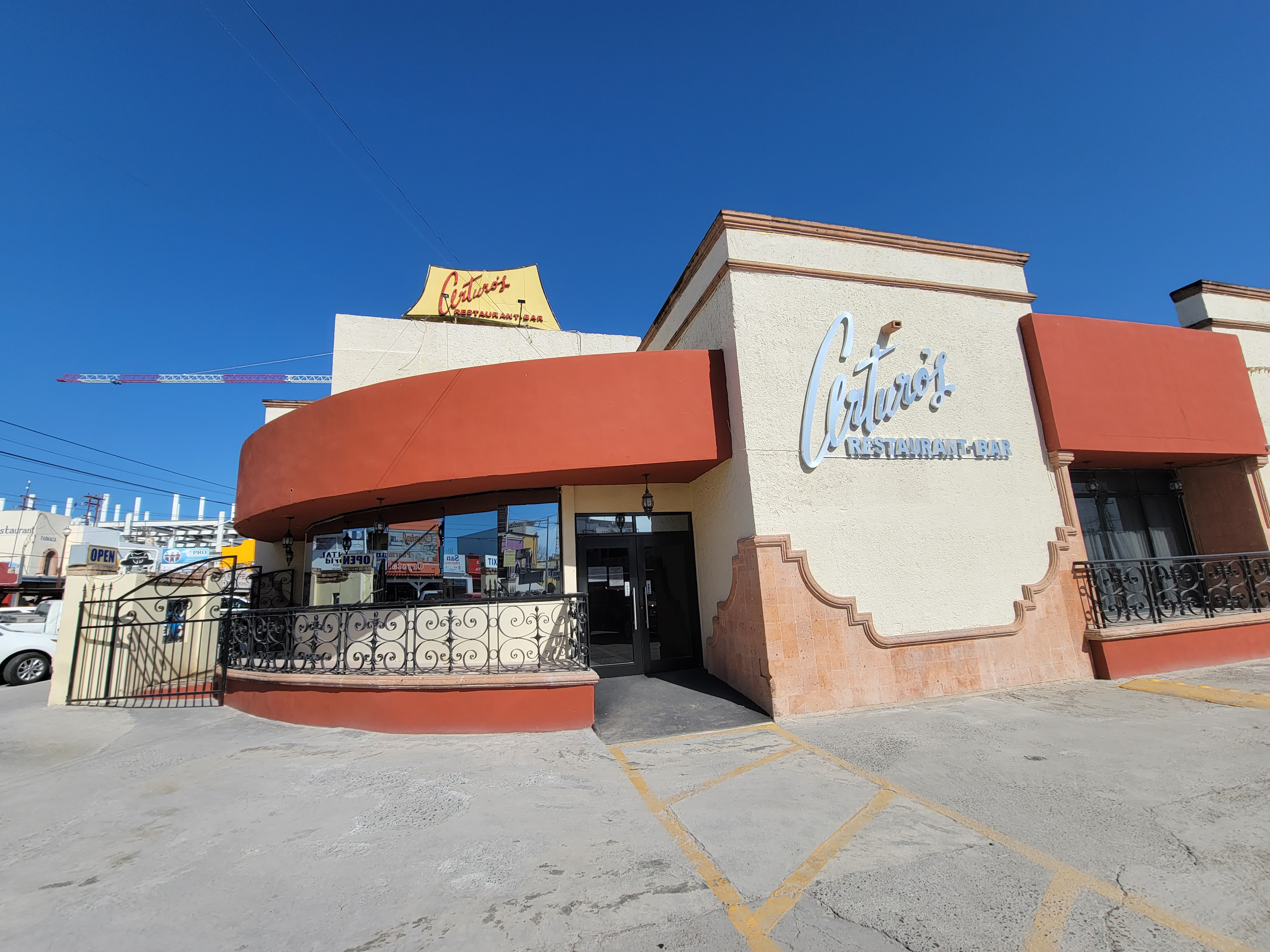 Arturo's Bar & Grill image 3