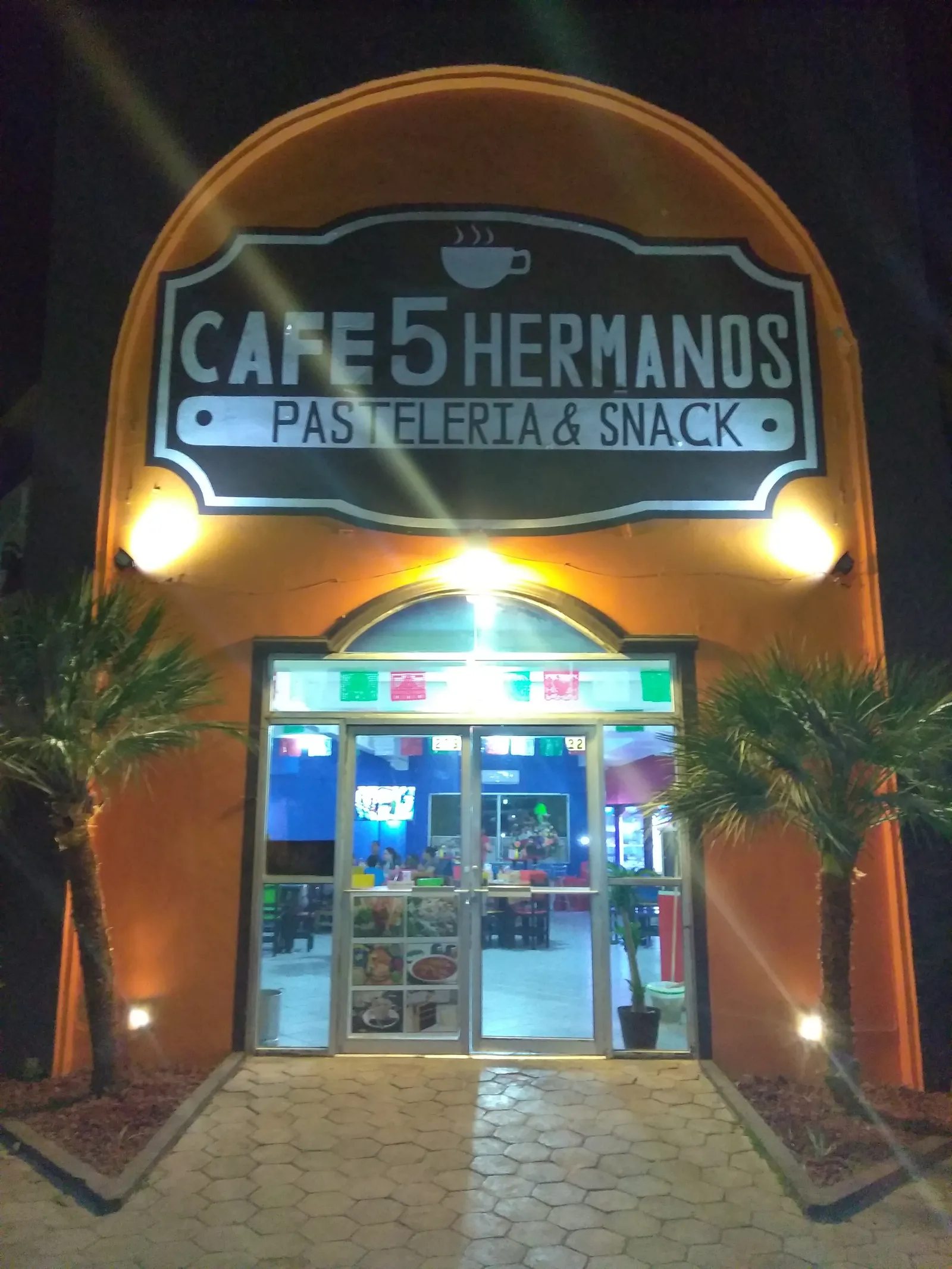 Café 5 Hermanos image 10