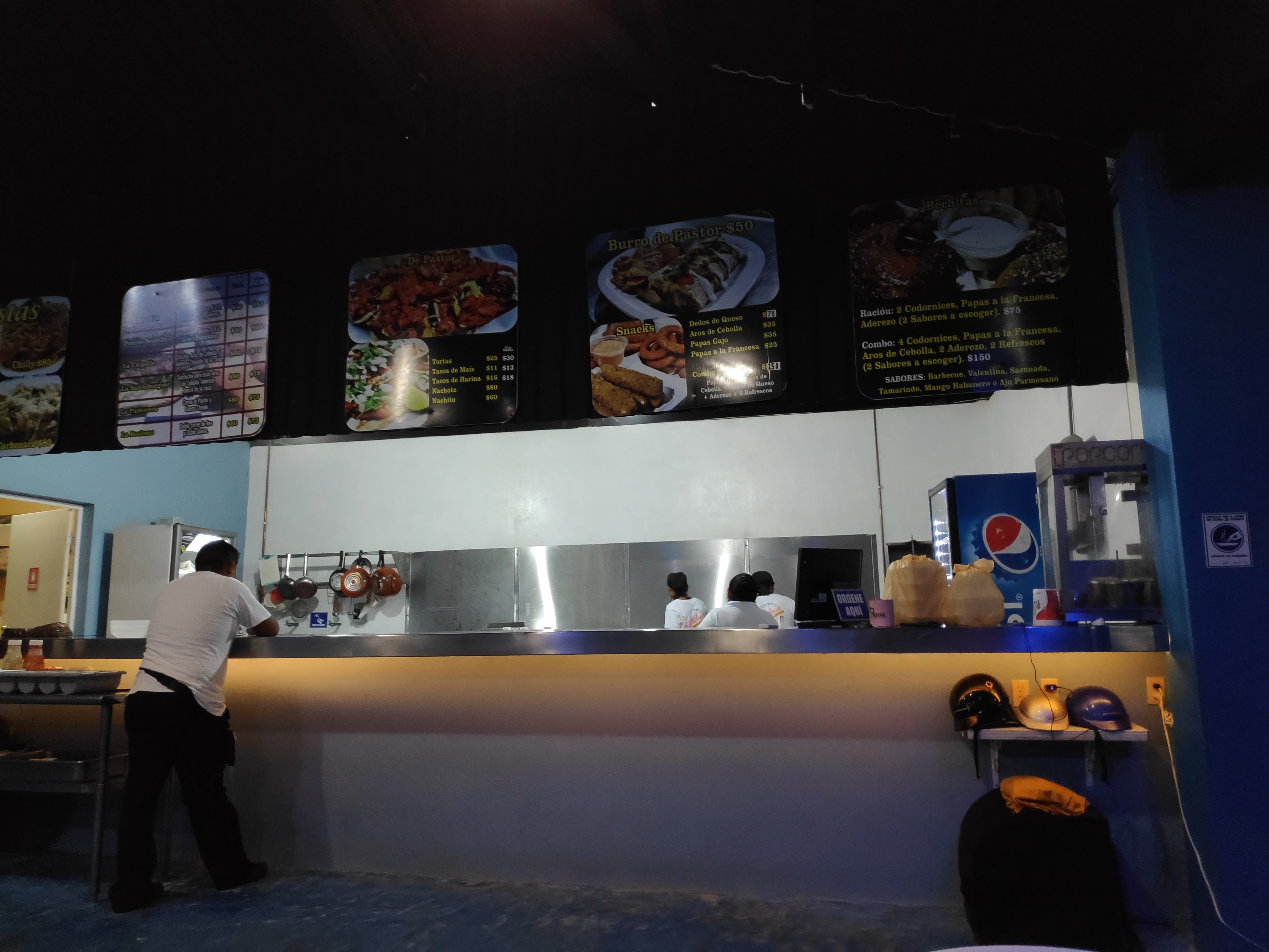 La Comilona Akil image 2