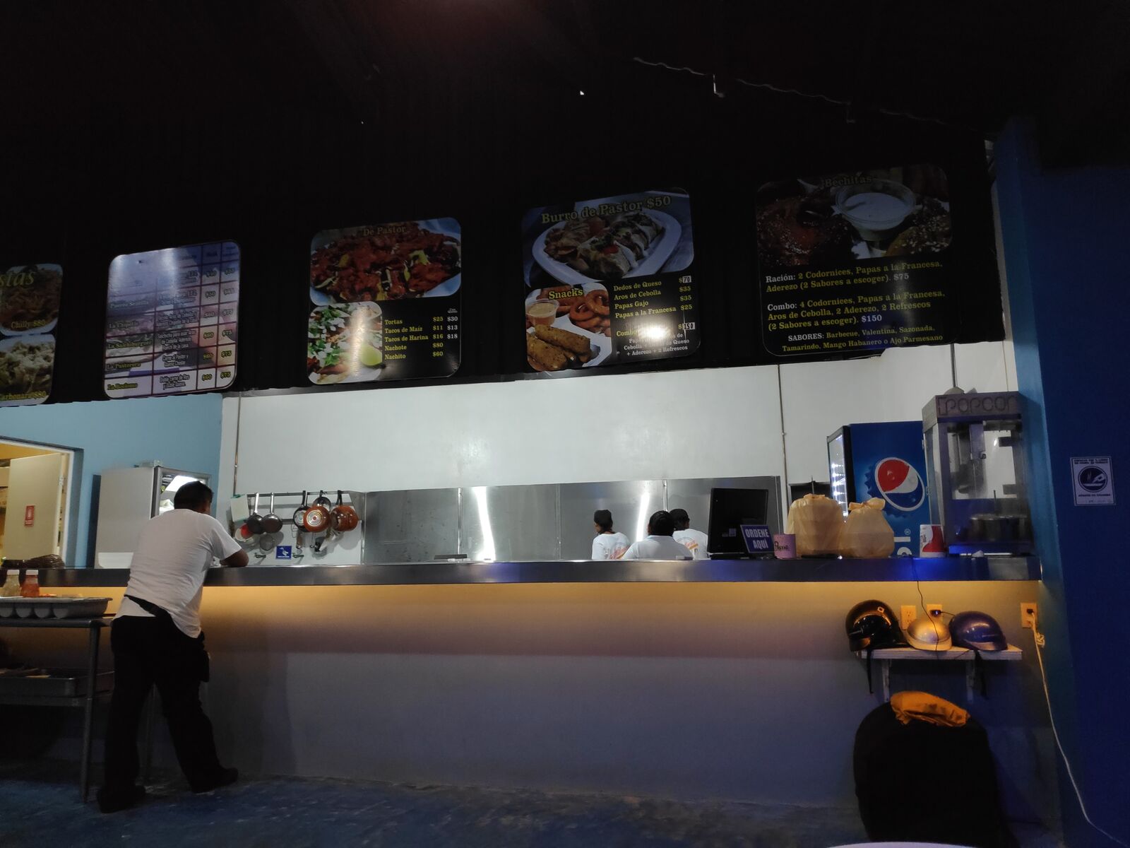La Comilona Akil image 2