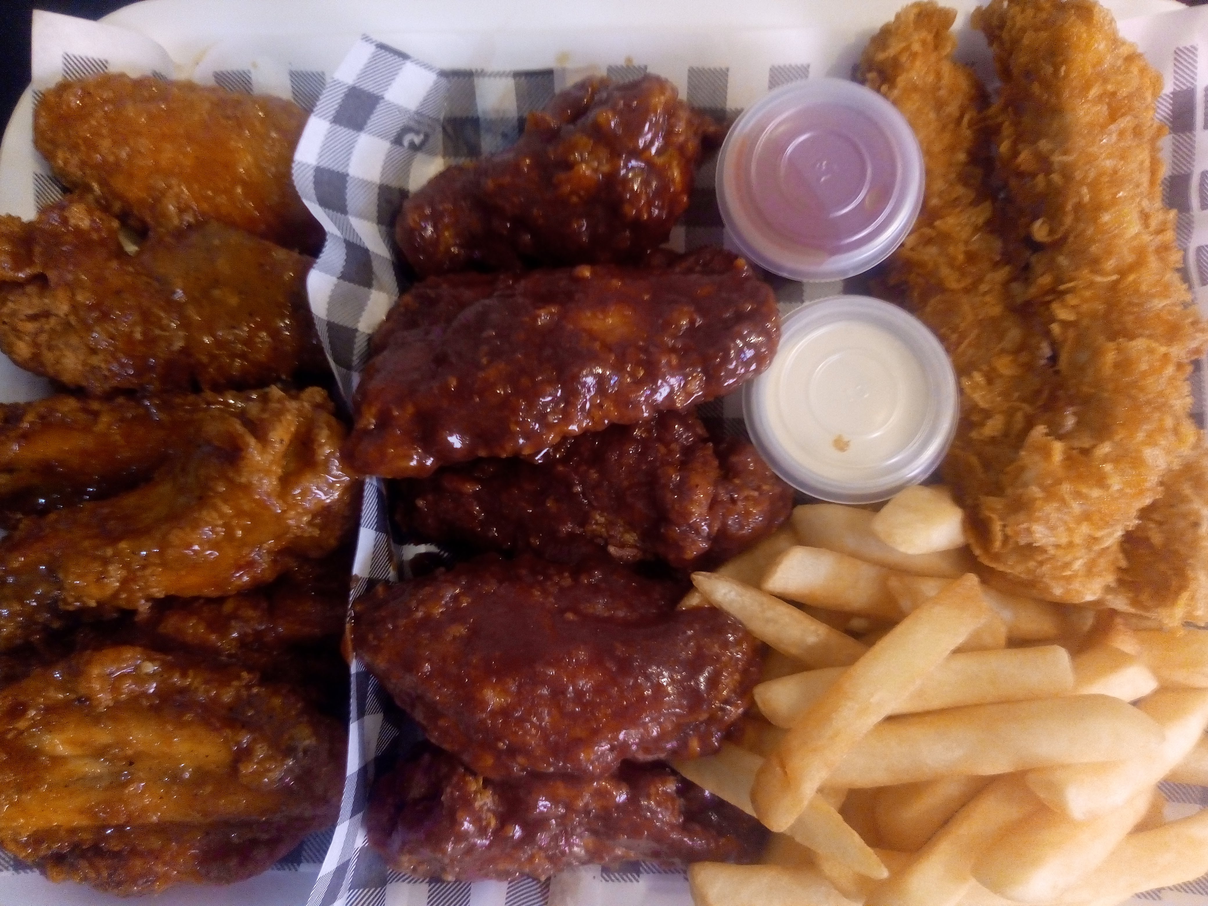 El Rey De Las Alitas Dayfer image 2