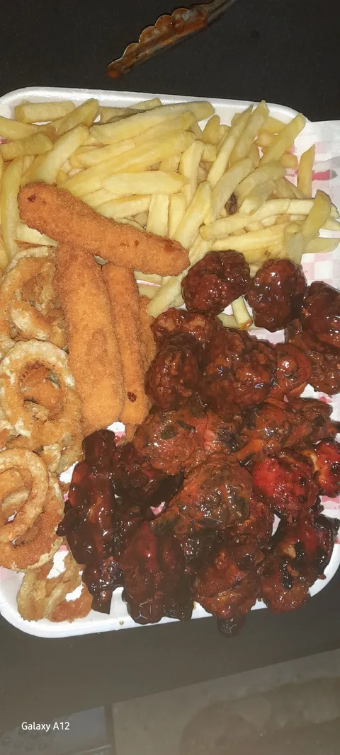 Poninas wings image 2