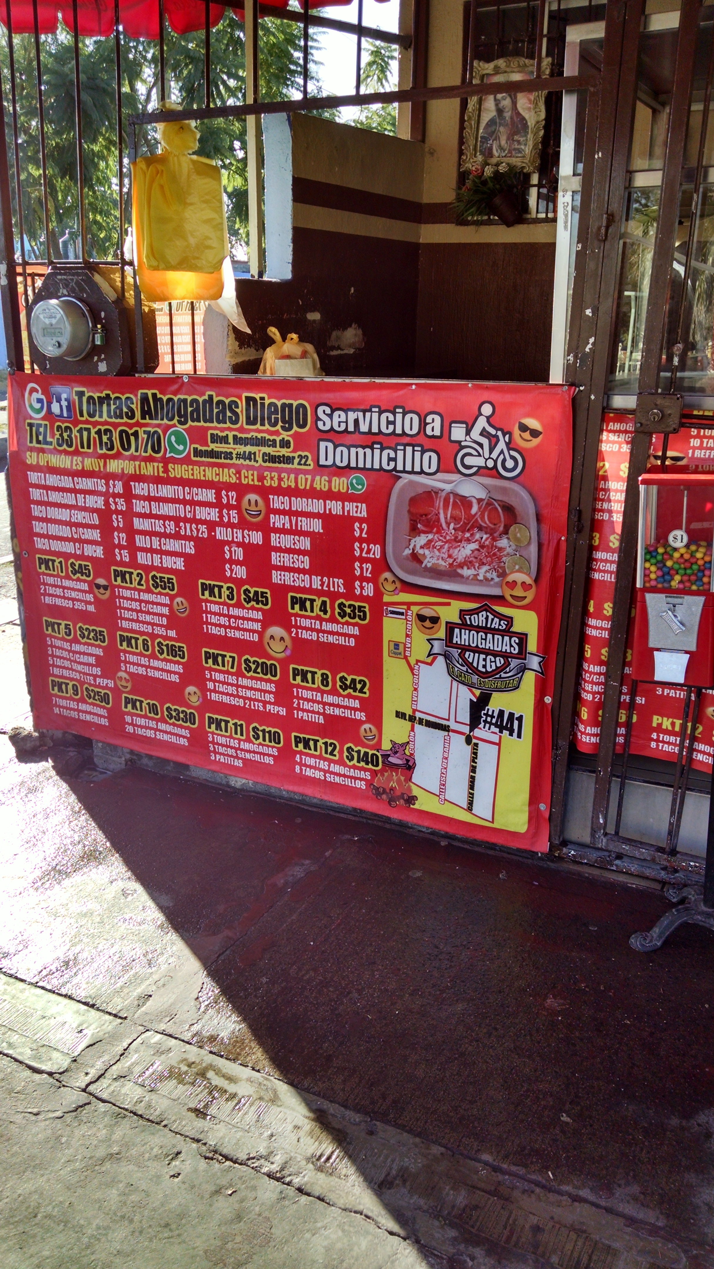 Tortas Ahogadas Diego image 2