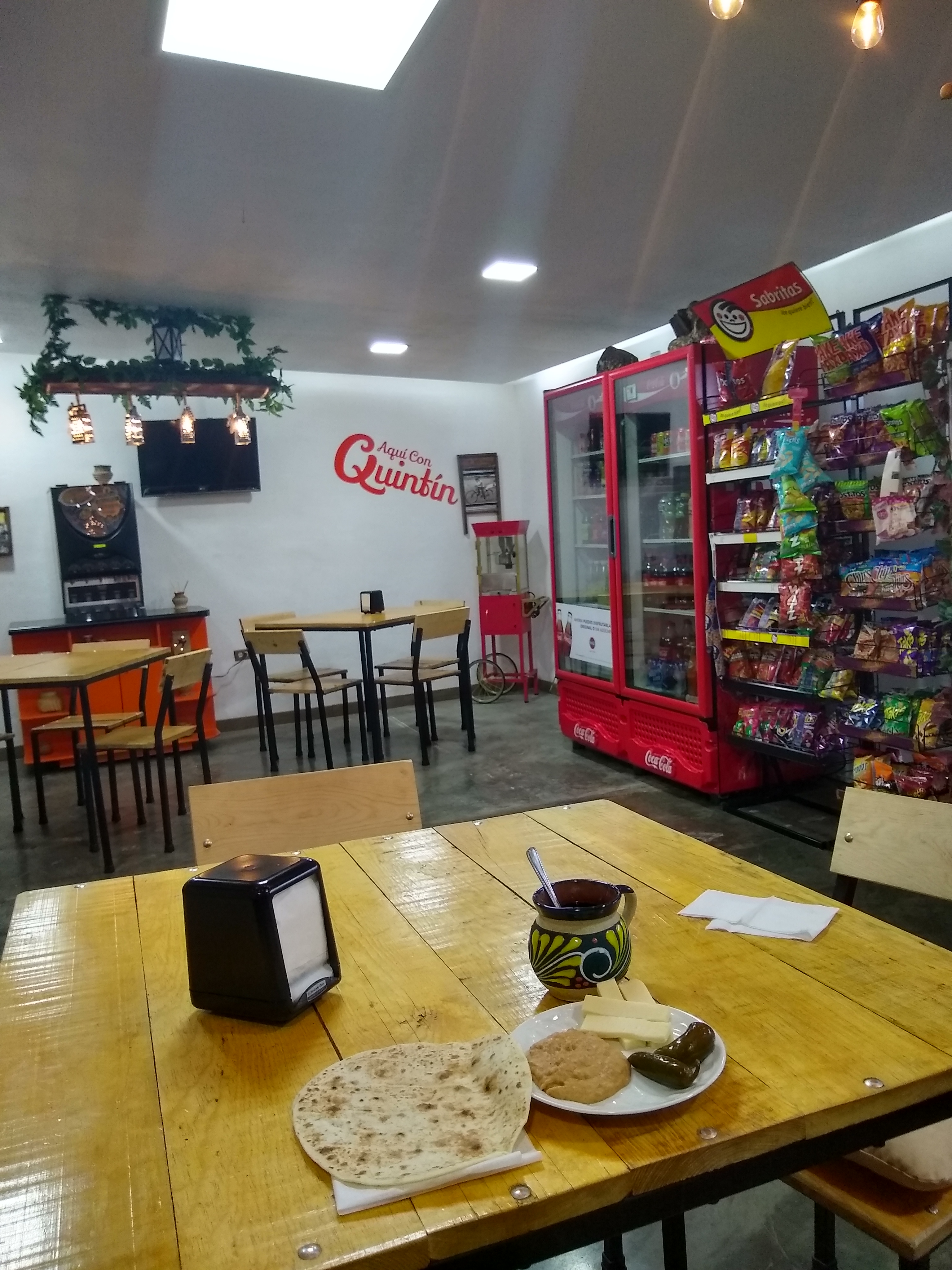 Aqui Con Quintin image 5