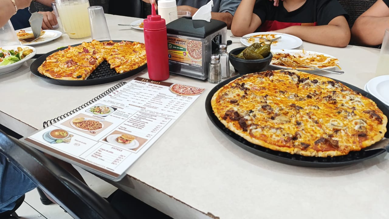 Pizzería Los Arcos (Periférico Gomez Morín) image 4