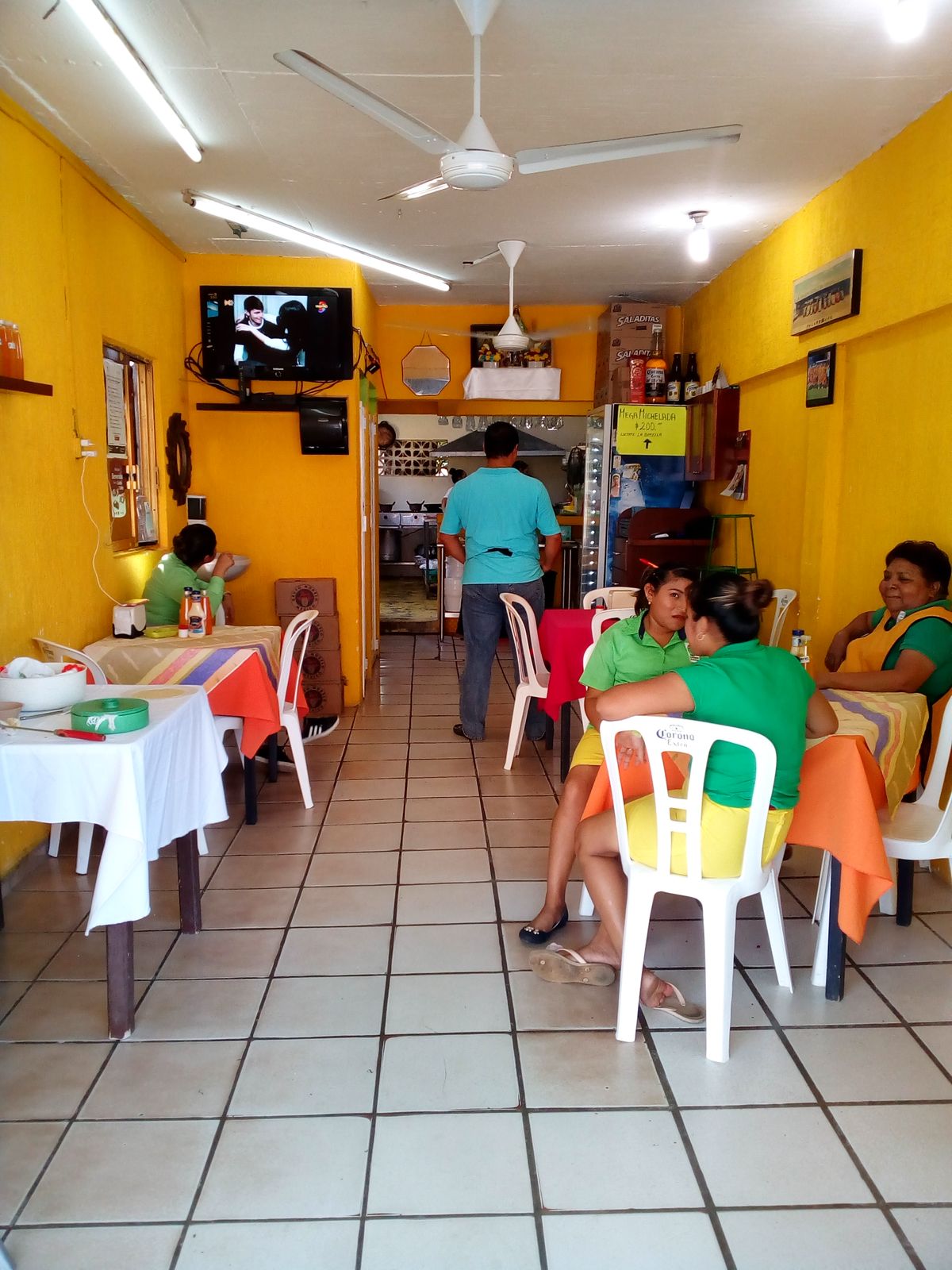 Cokteleria el Perico image 1