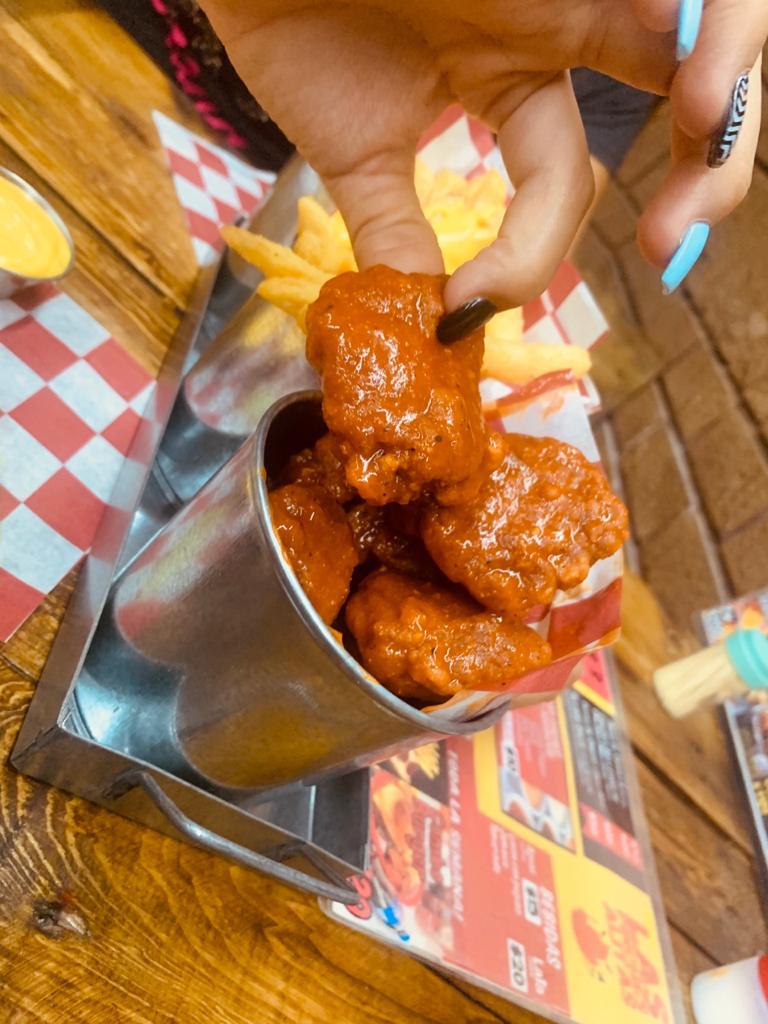 Las Pinches Alitas SR image 4