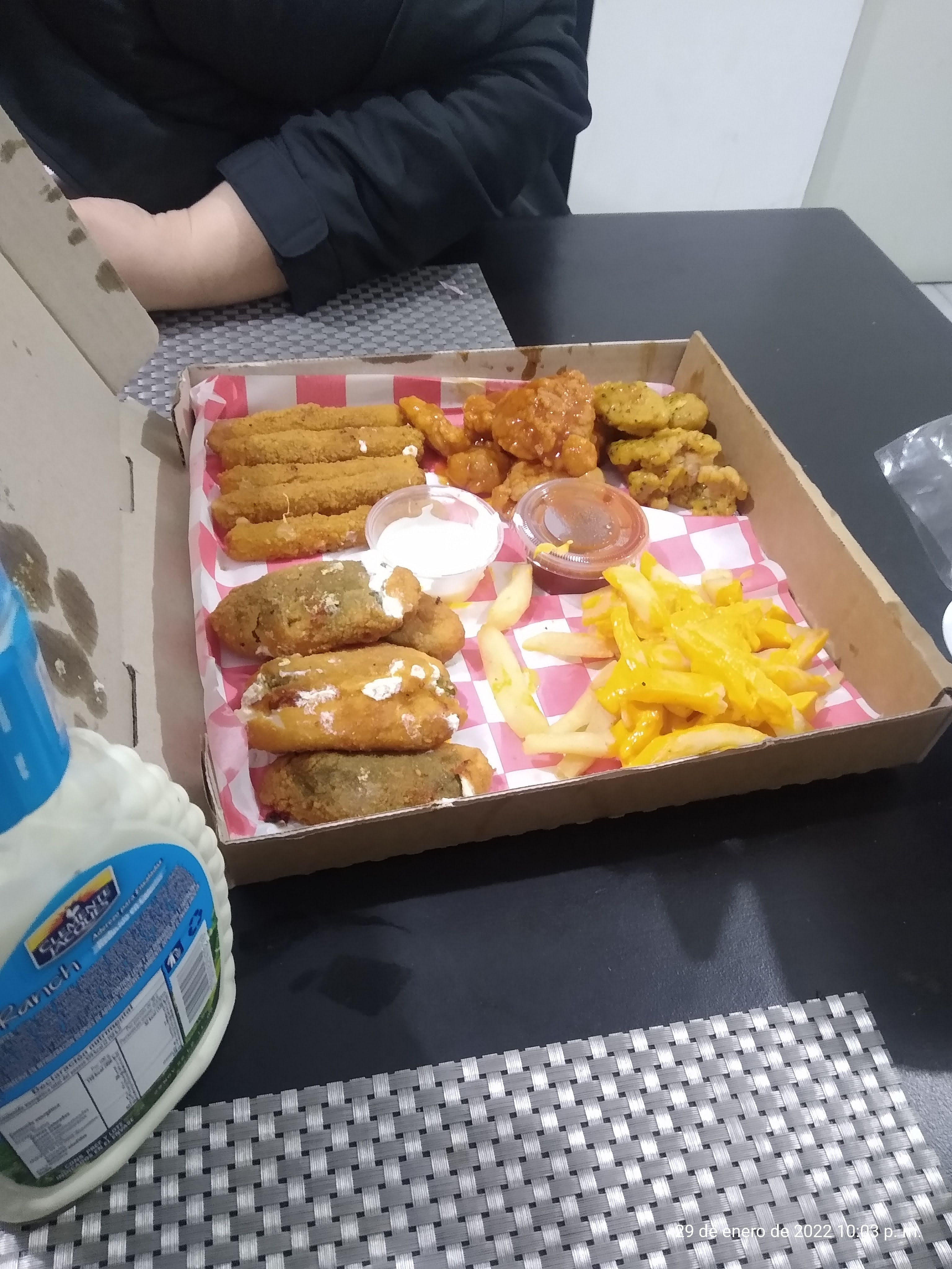 Las Pinches Alitas SR image 6