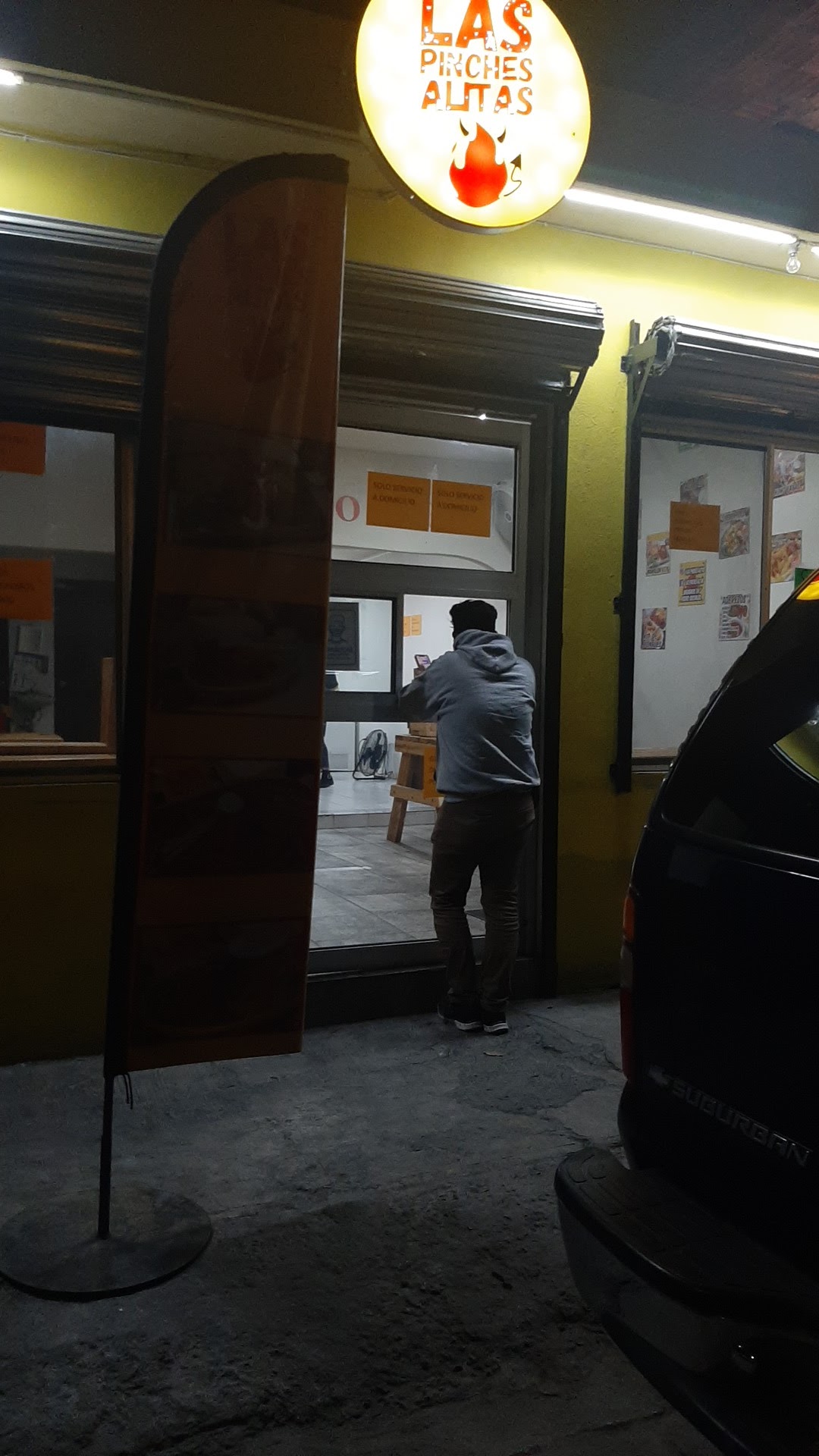 Las Pinches Alitas SR image 8