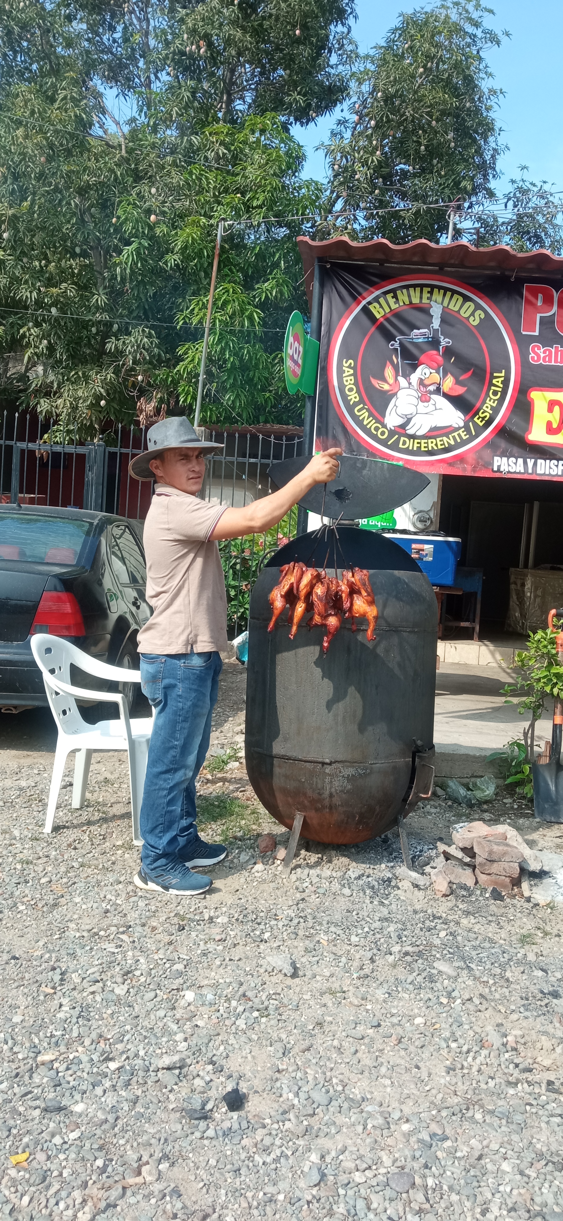 Pollos al Cilindro el Güero les ofrece excelente servicio unico diferente y especial image 4