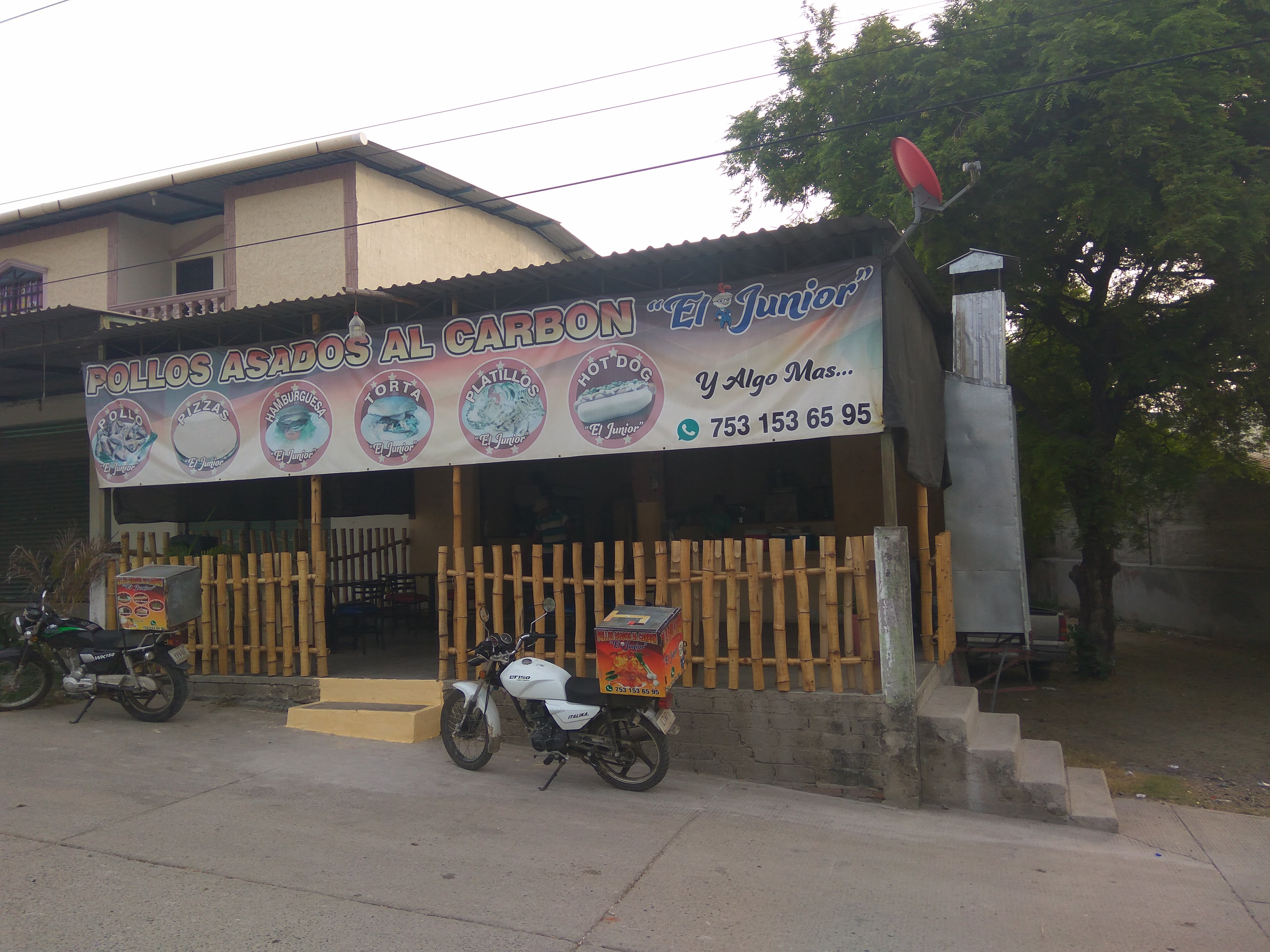 POLLOS ASADOS ÉL JUNIOR image 1
