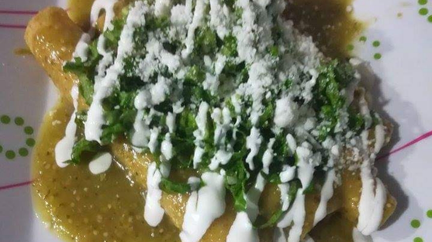 Antojitos Mexicanos Cenas La pareja image 1