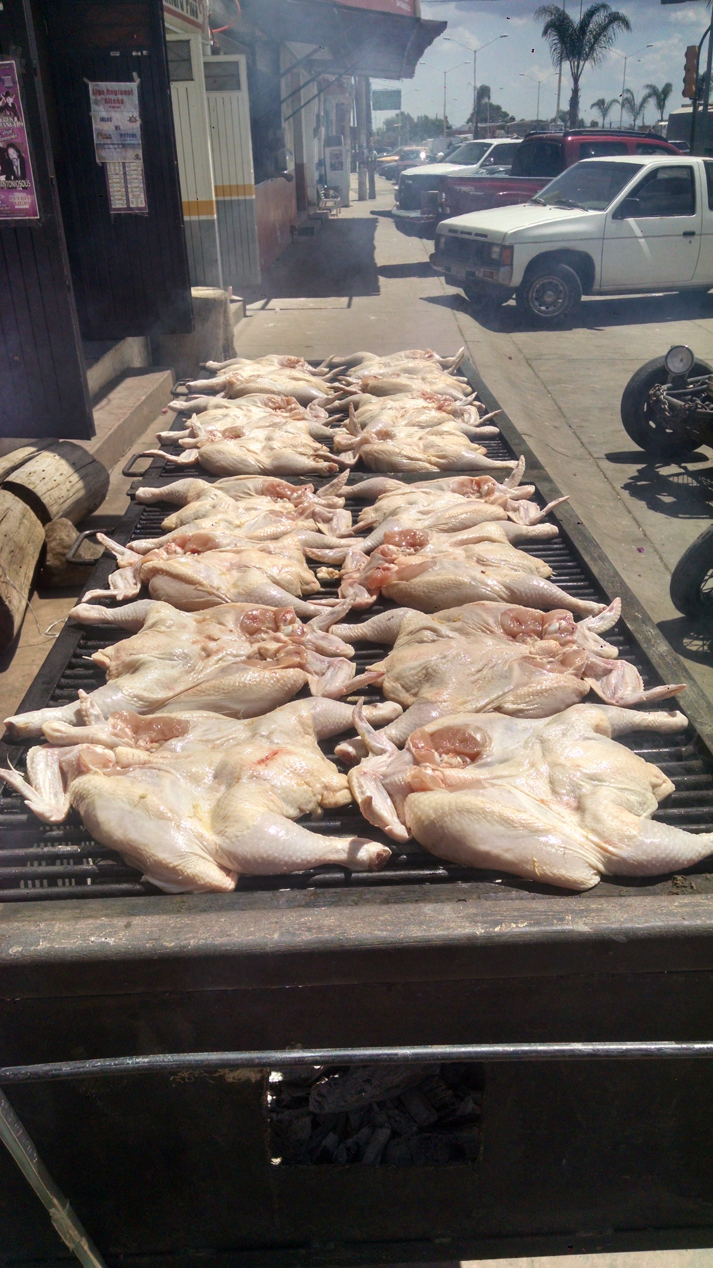 Pollos Asados Isaías image 4