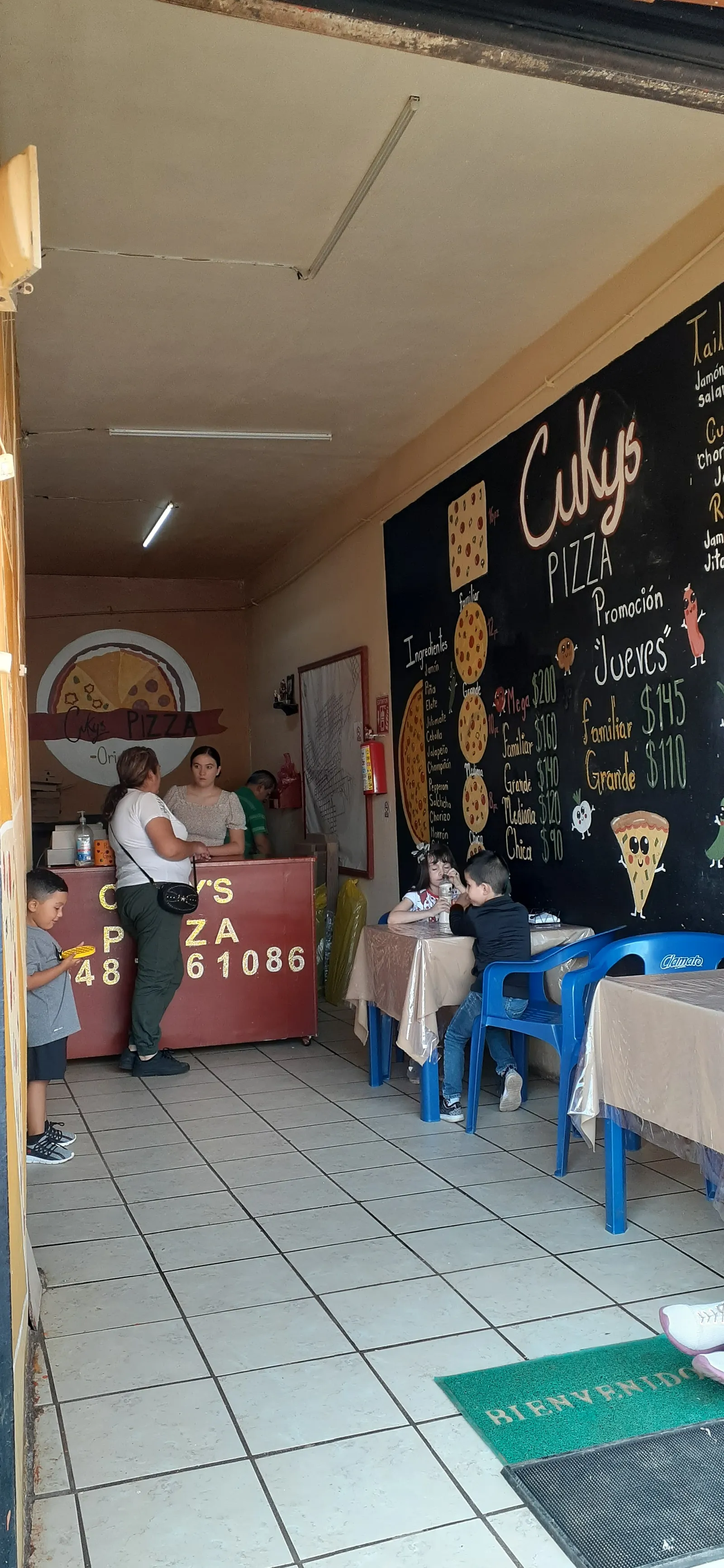 Sergios Pizza image 3
