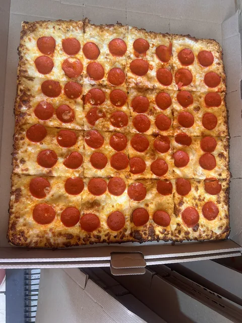 Sergios Pizza image 4