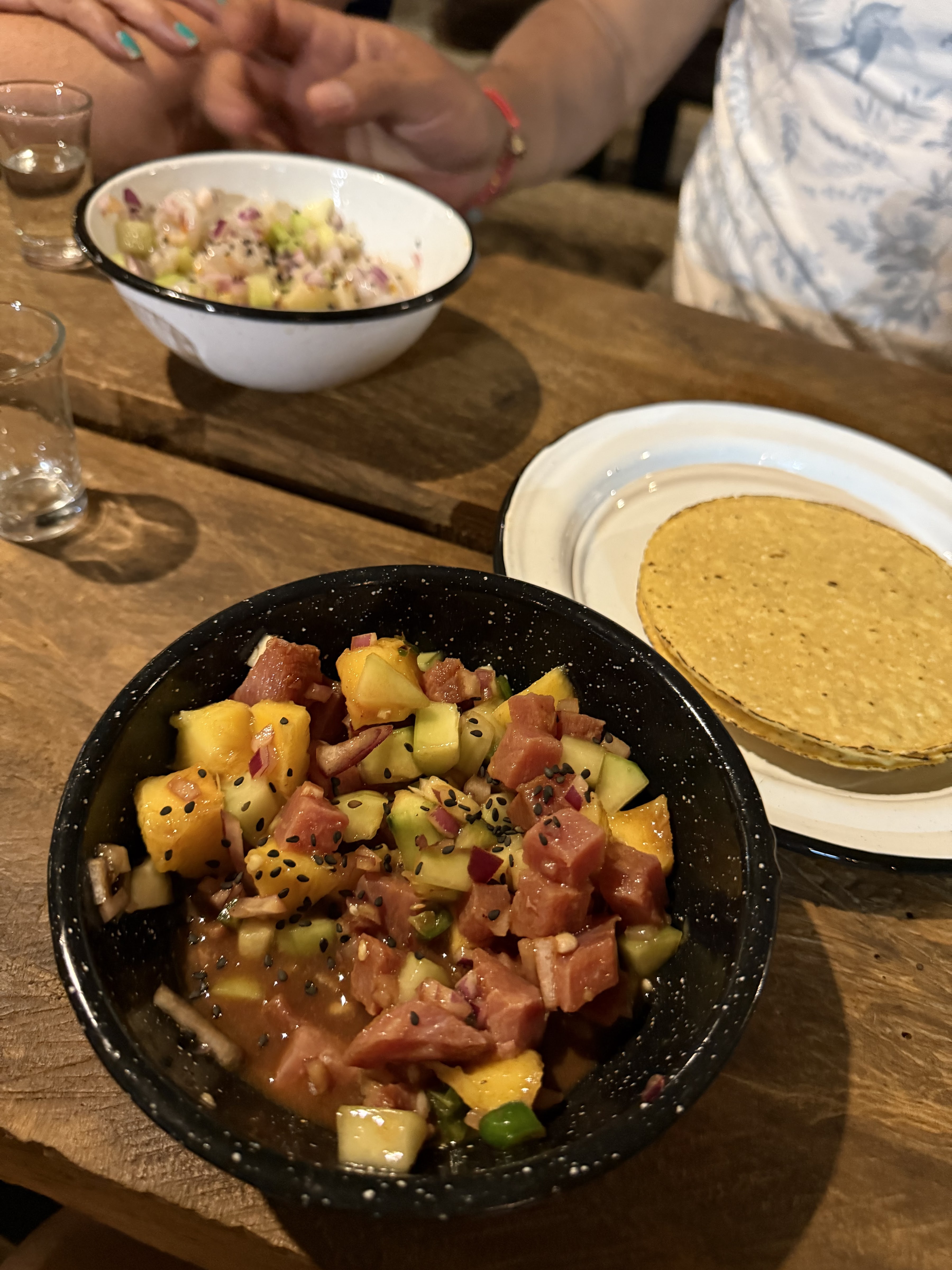 ENTRE CHILES cevicheria & mezcaleria image 2