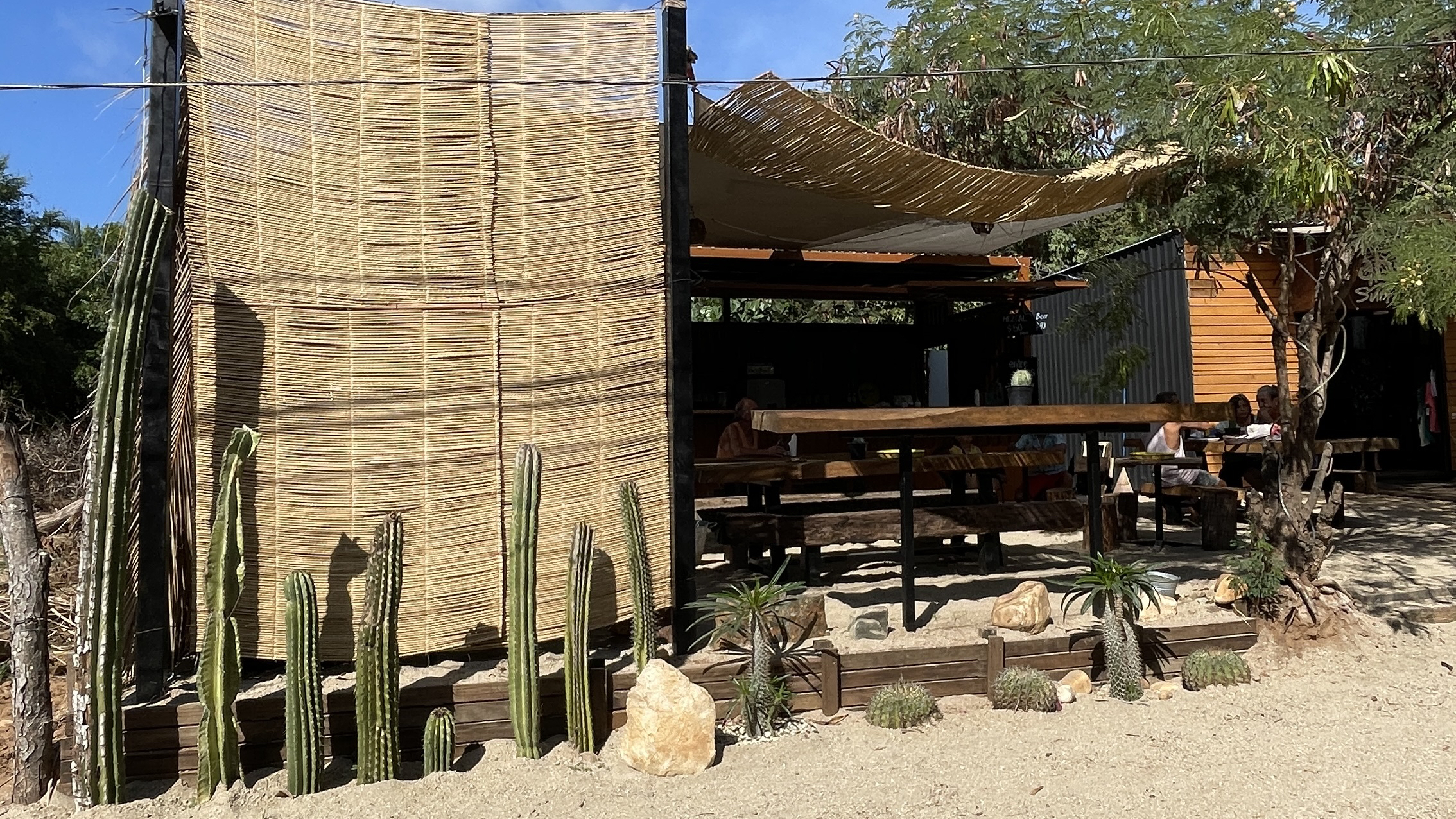 ENTRE CHILES cevicheria & mezcaleria image 3