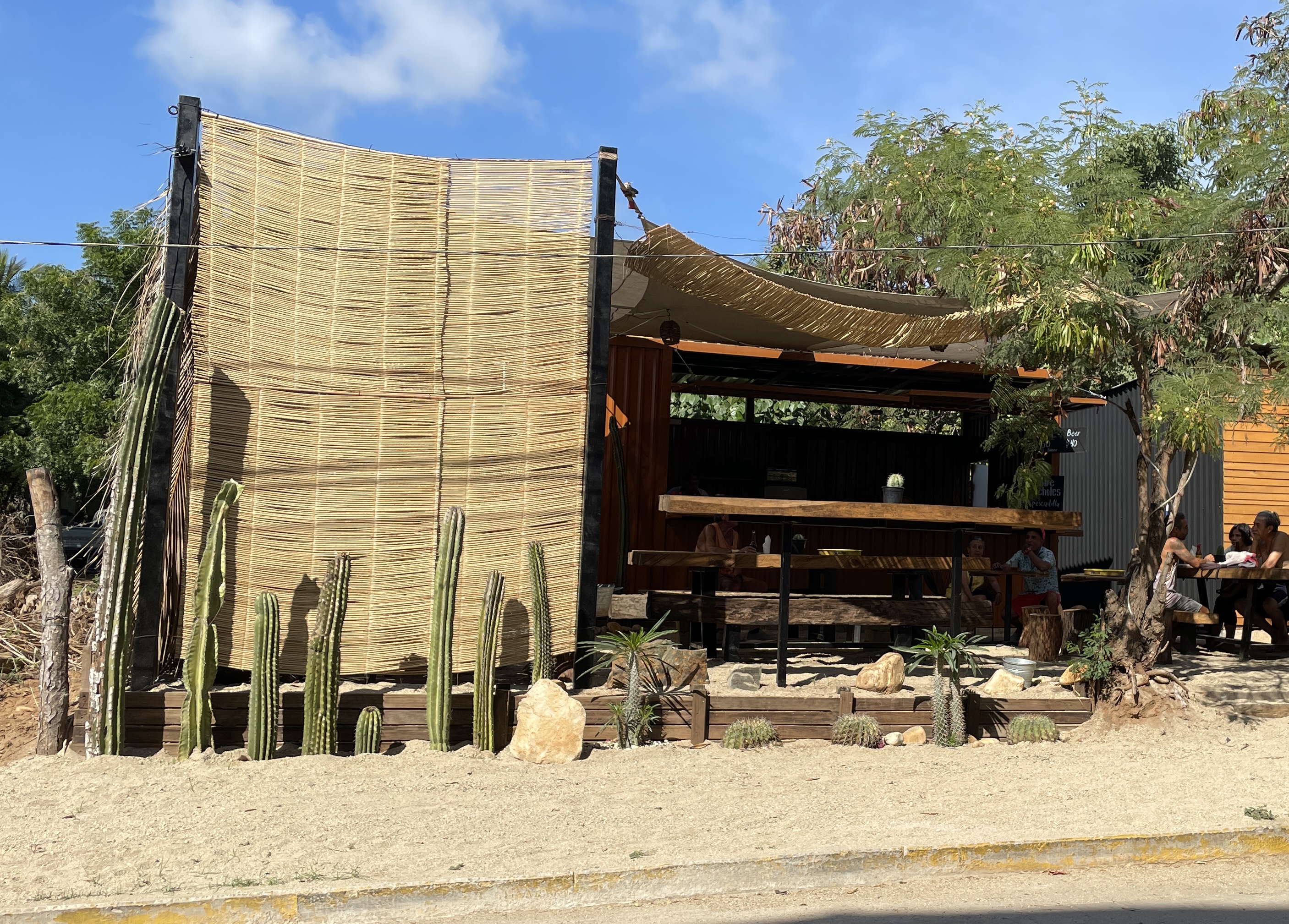 ENTRE CHILES cevicheria & mezcaleria image 4