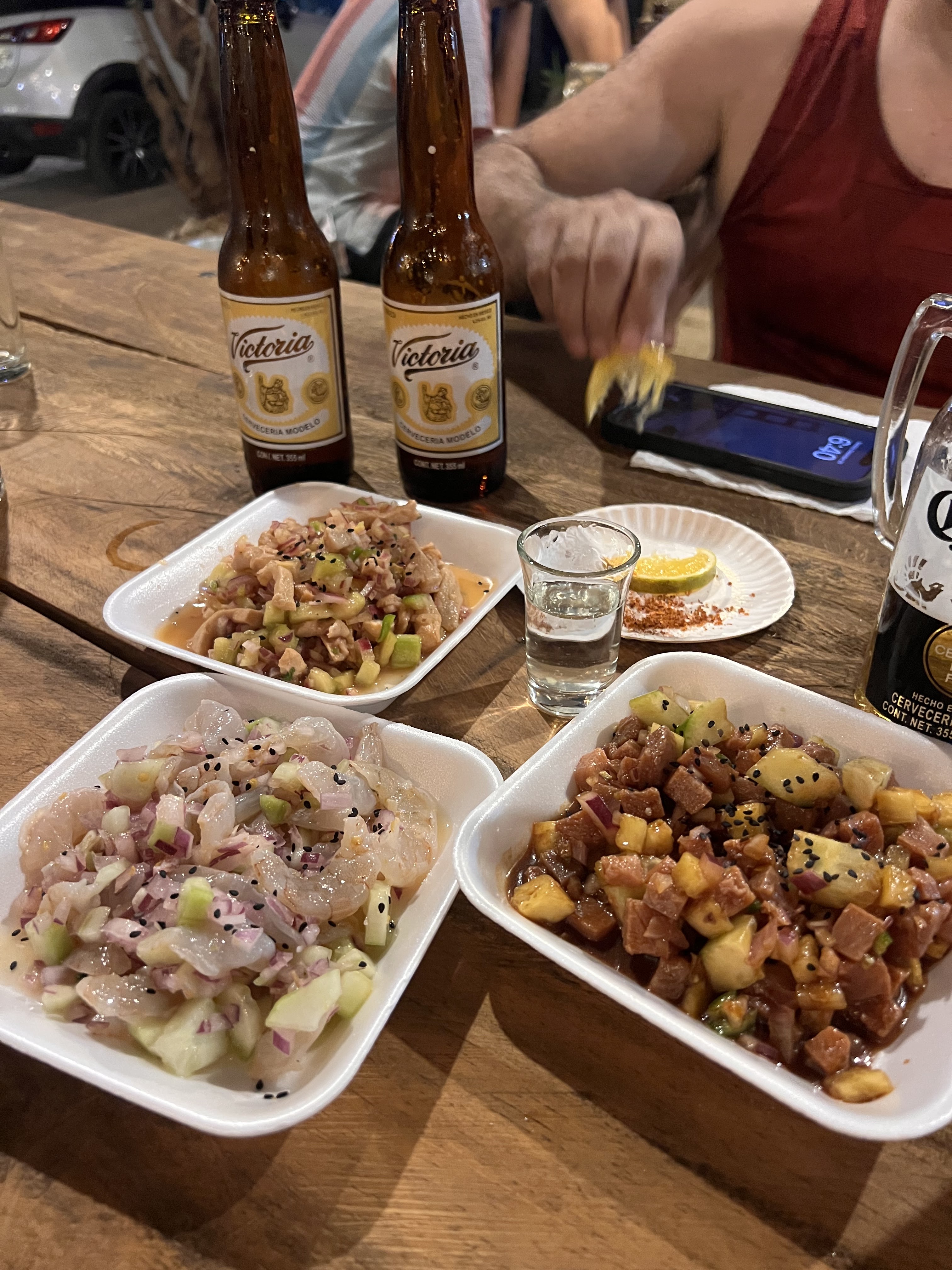 ENTRE CHILES cevicheria & mezcaleria image 6