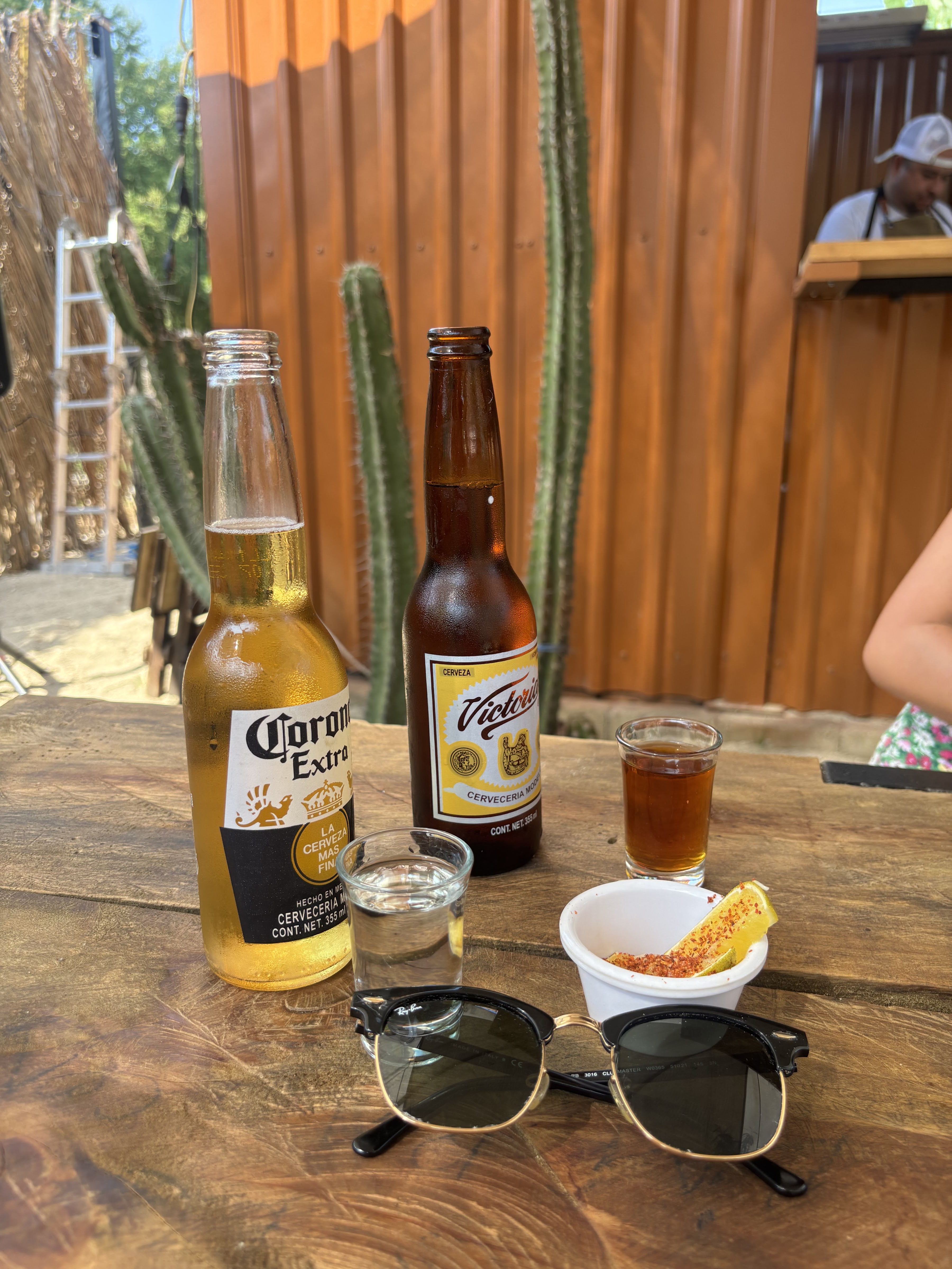 ENTRE CHILES cevicheria & mezcaleria image 10