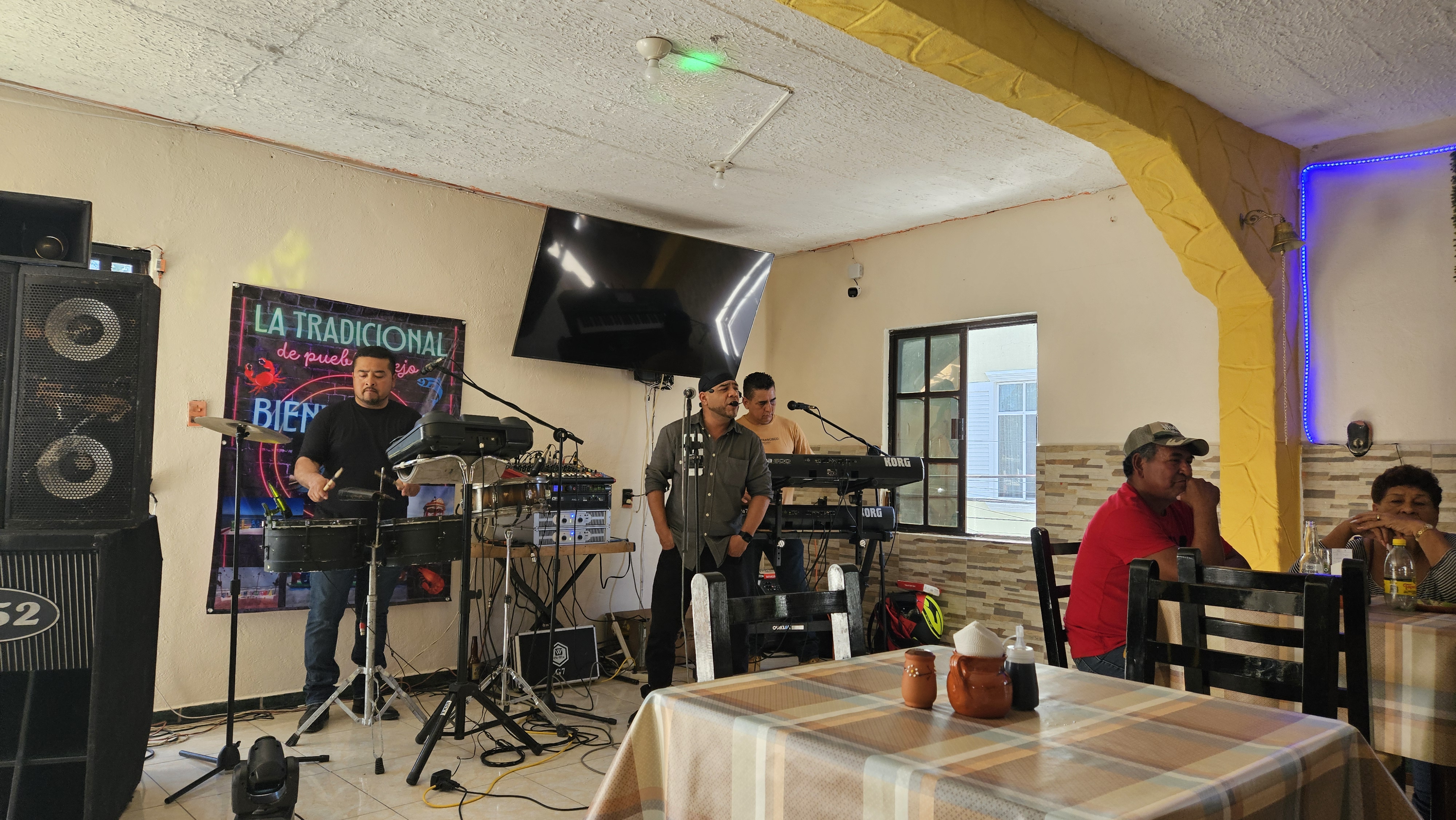 La tradicional de pueblo viejo image 7